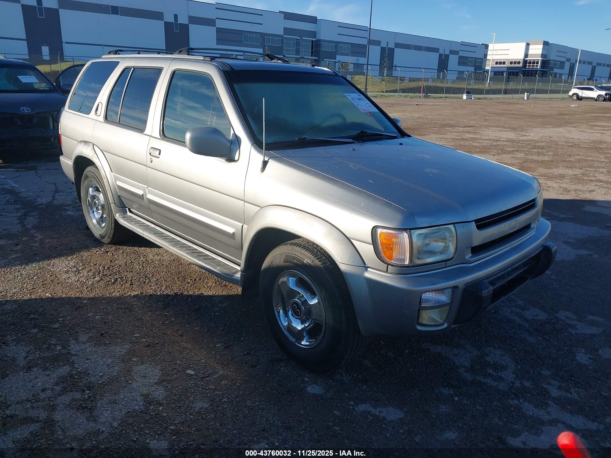 1999 Infiniti QX4 Luxury, VIN JNRAR07Y9XW070125 — Normal wear