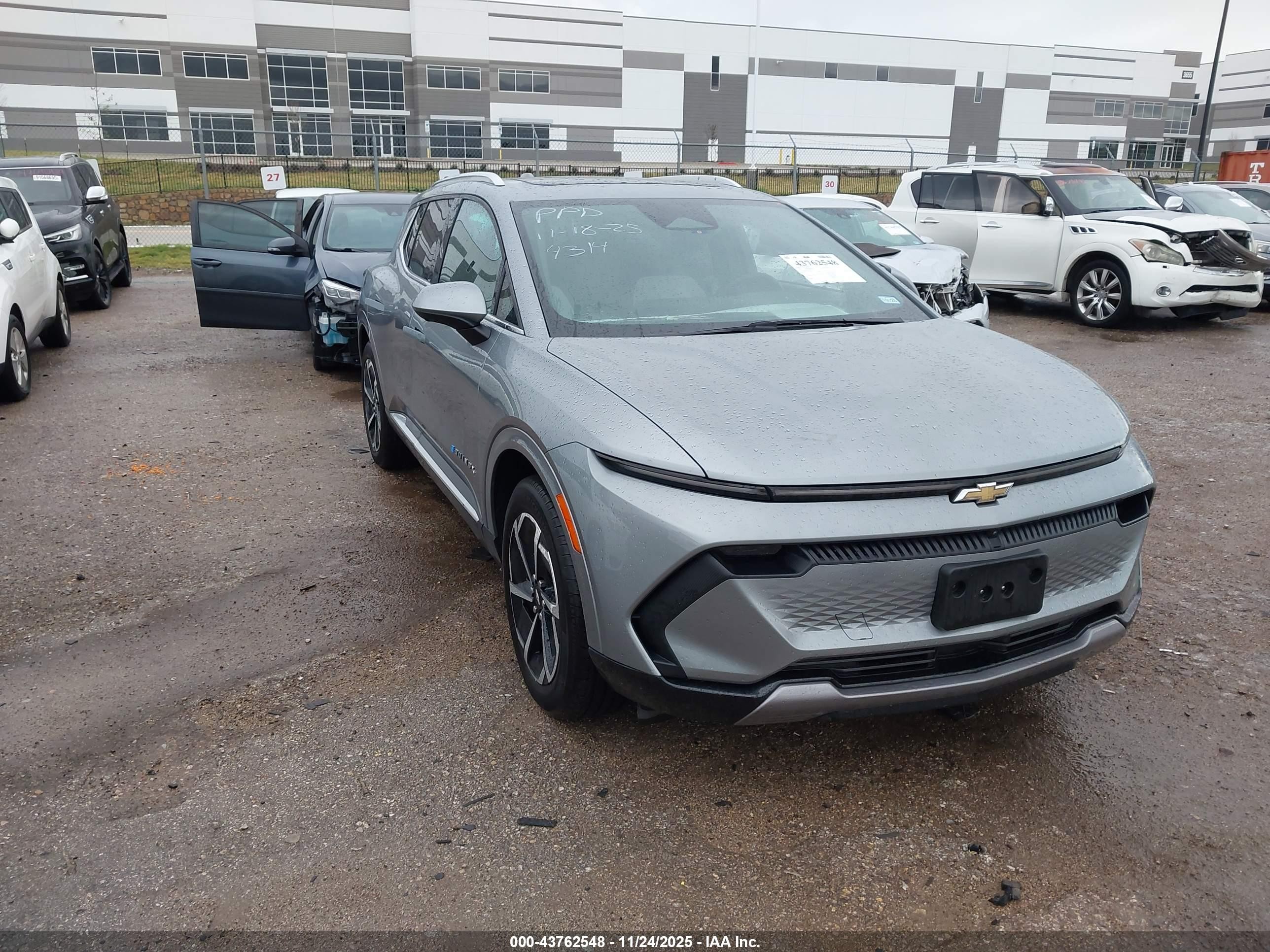 2025 Chevrolet Equinox EV LT, VIN 3GN7DLRP0SS114314 — Side