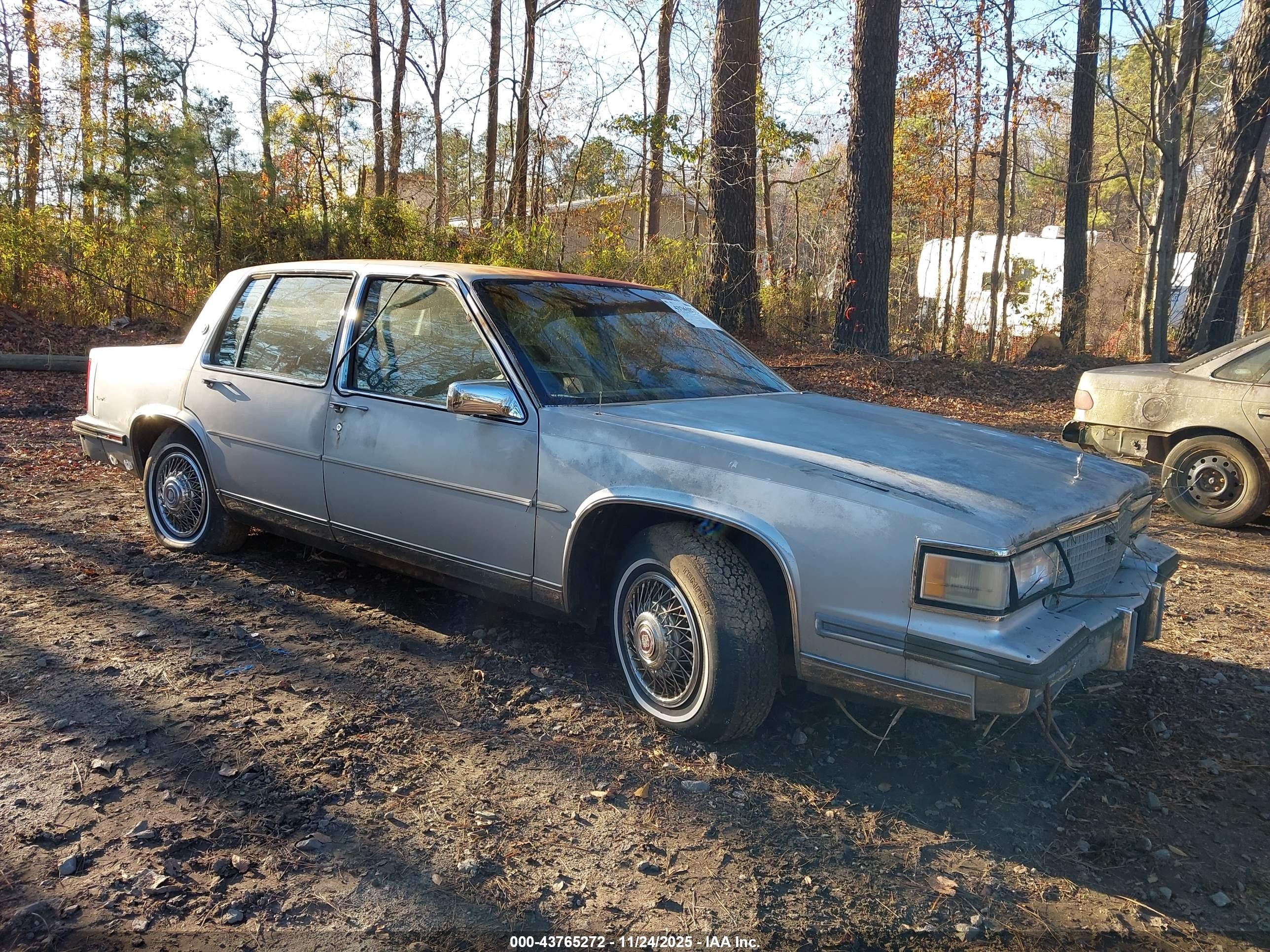 1988 Cadillac DeVille, VIN 1G6CD5155J4332134 — All over