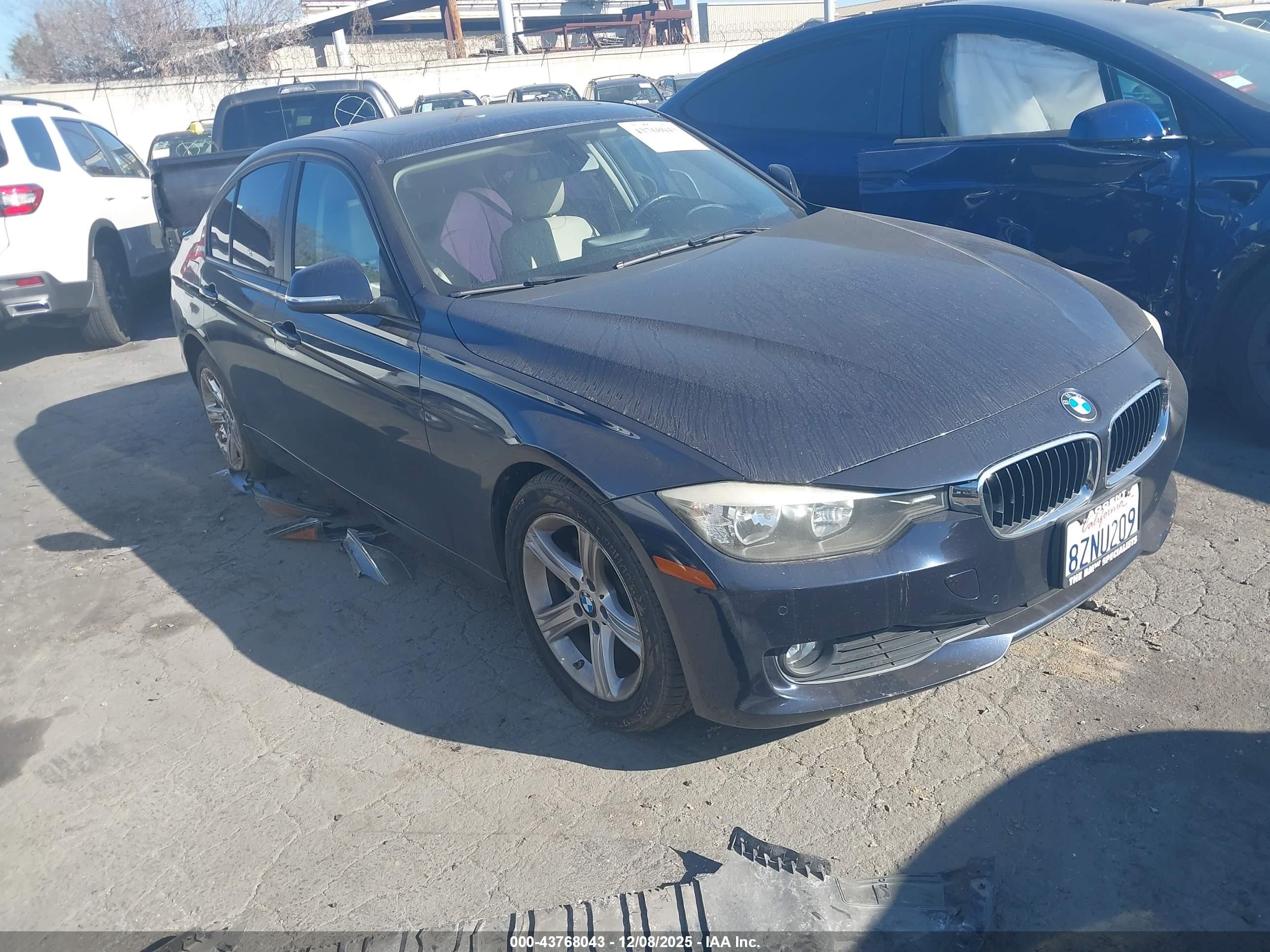 2015 BMW 3 Series 320i, VIN WBA3B1C58FK137718 — Side
