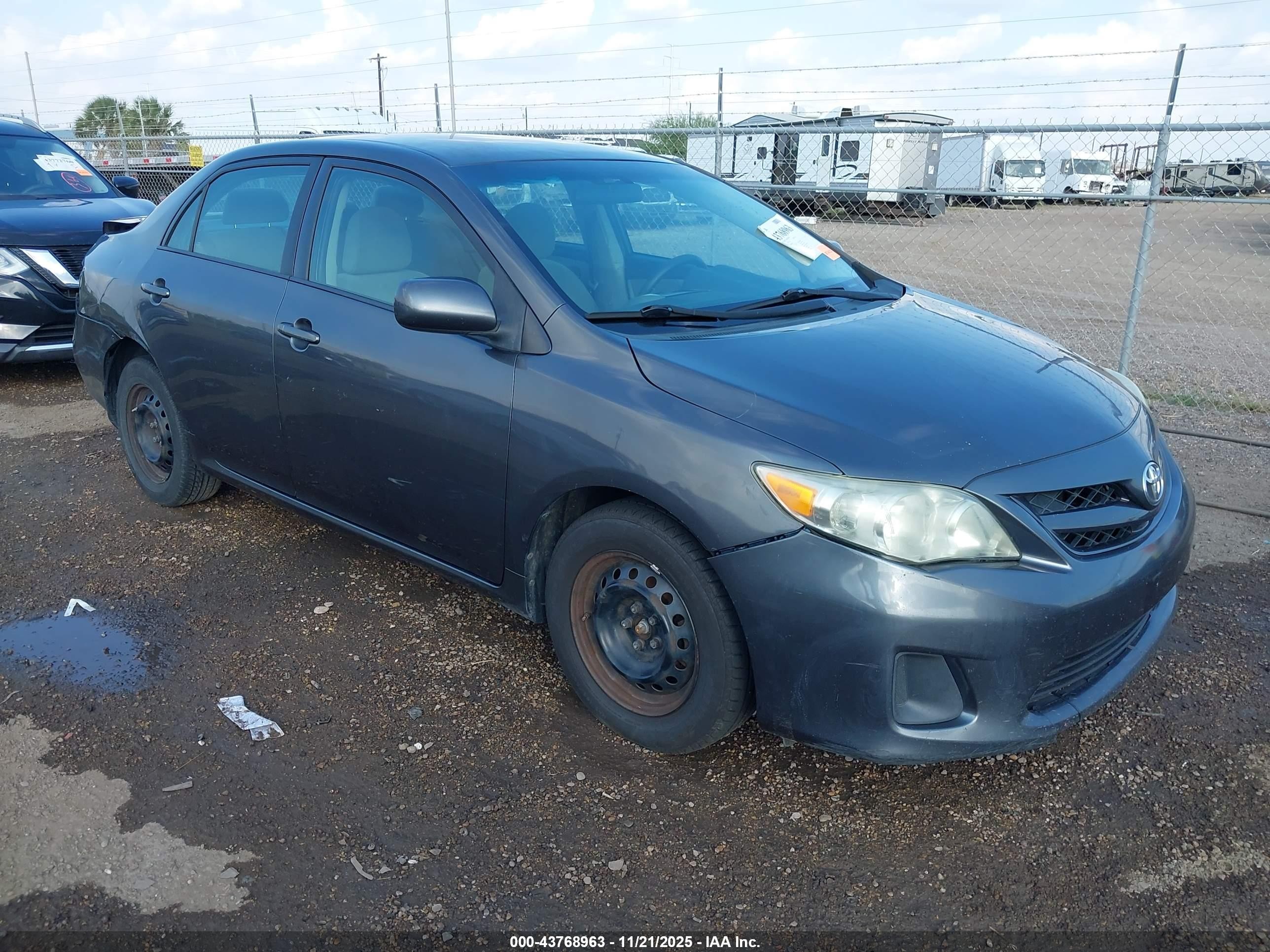 2011 Toyota Corolla LE, VIN 2T1BU4EE6BC600362 — Rear end