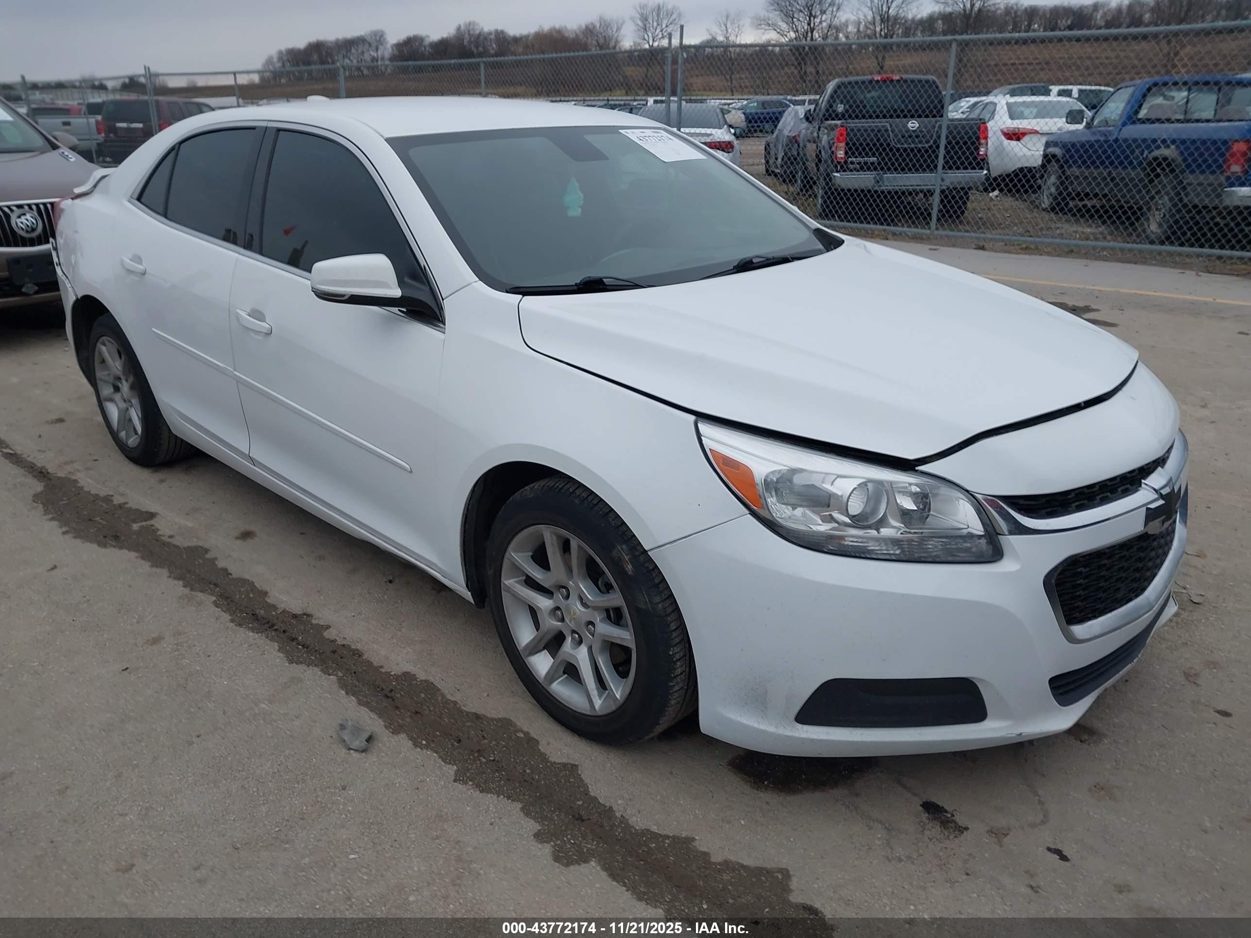 2015 Chevrolet Malibu LT, VIN 1G11C5SL5FF194717 — Rear end