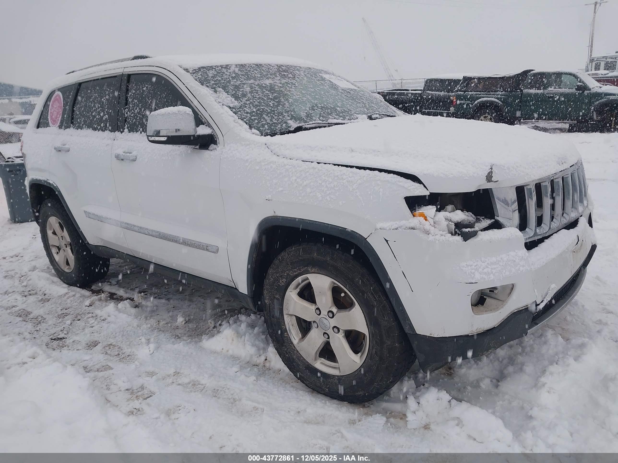 2013 Jeep Grand Cherokee Limited, VIN 1C4RJFBT6DC532887 — Front end