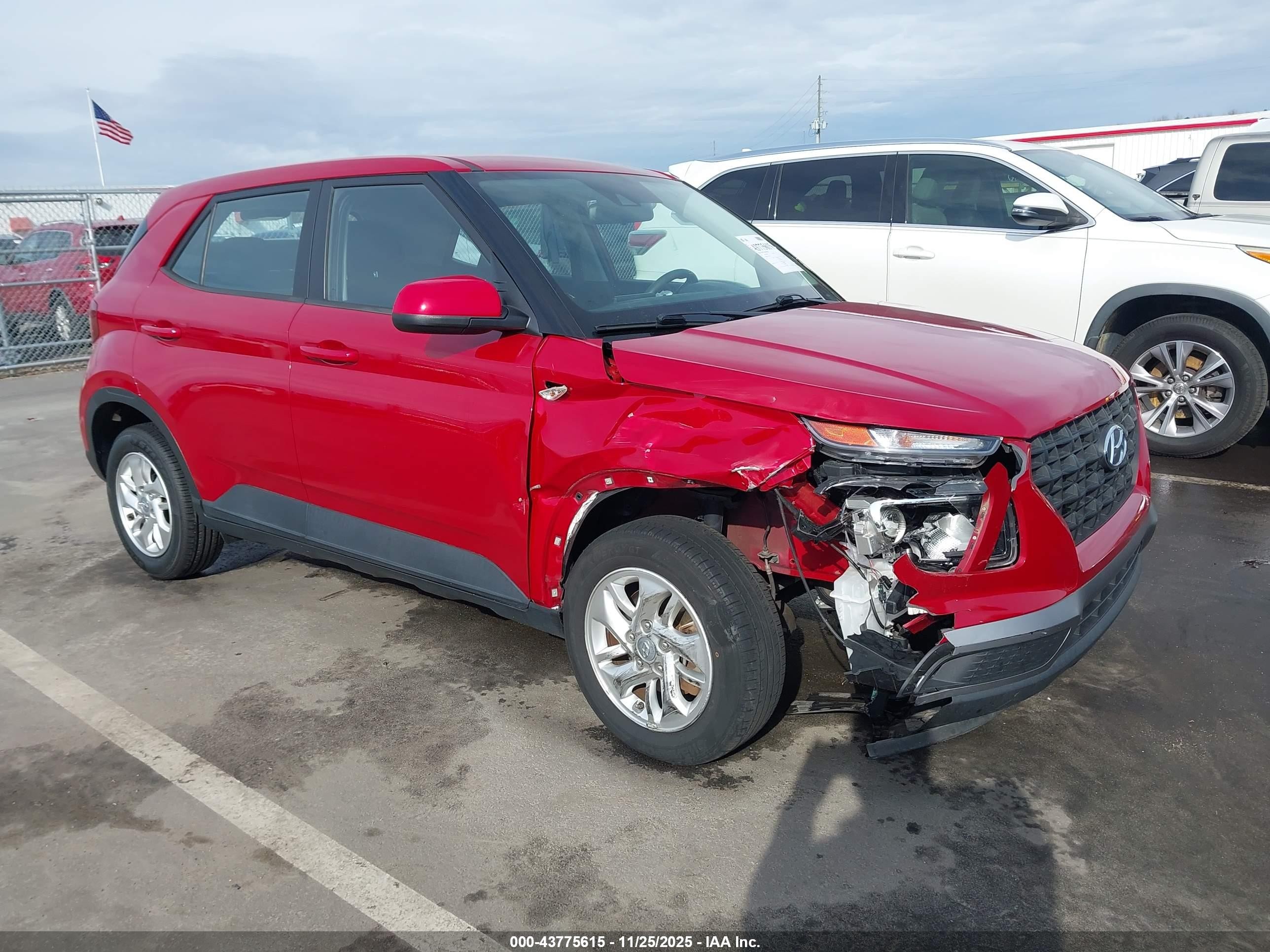 2022 Hyundai Venue SE, VIN KMHRB8A37NU149526 — Front end