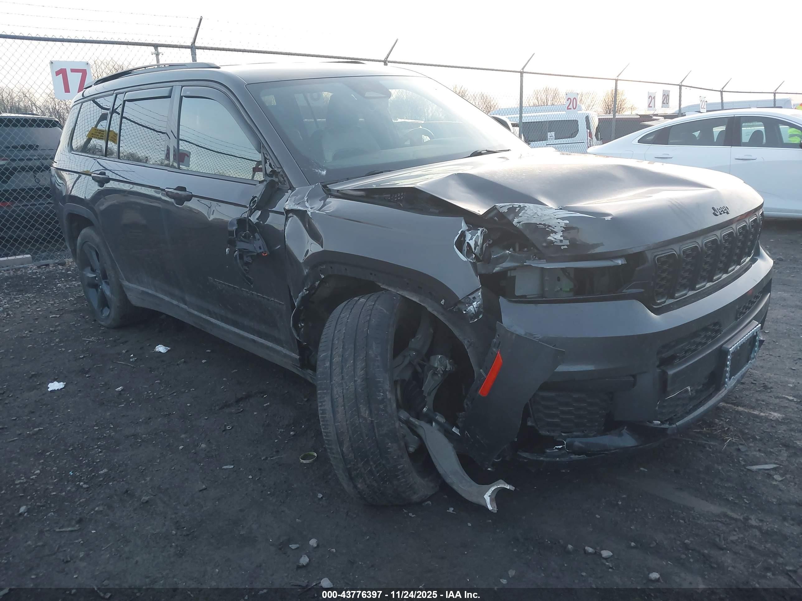 2022 Jeep Grand Cherokee Altitude, VIN 1C4RJKAG1N8525136 — Undercarriage