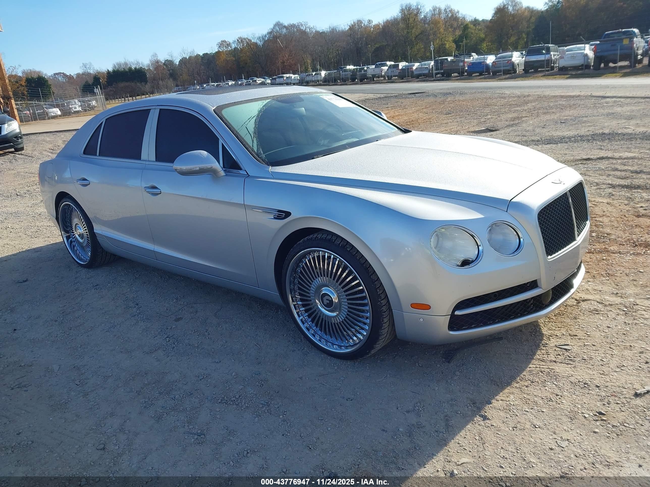 2016 Bentley Flying Spur V8, VIN SCBET9ZA2G8054427 — Side