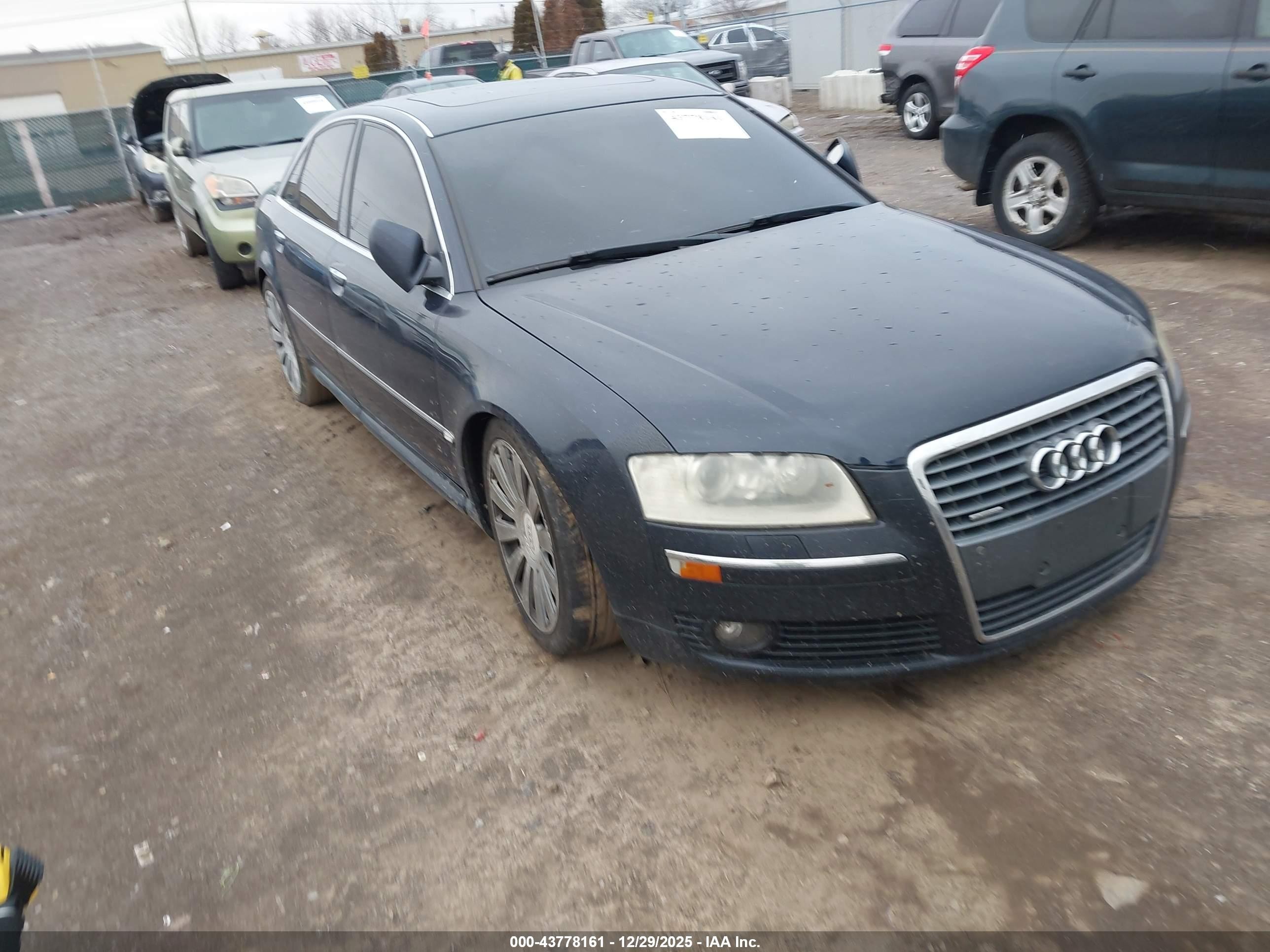 2006 Audi A8 4.2L, VIN WAULL44E66N013037 — Зад