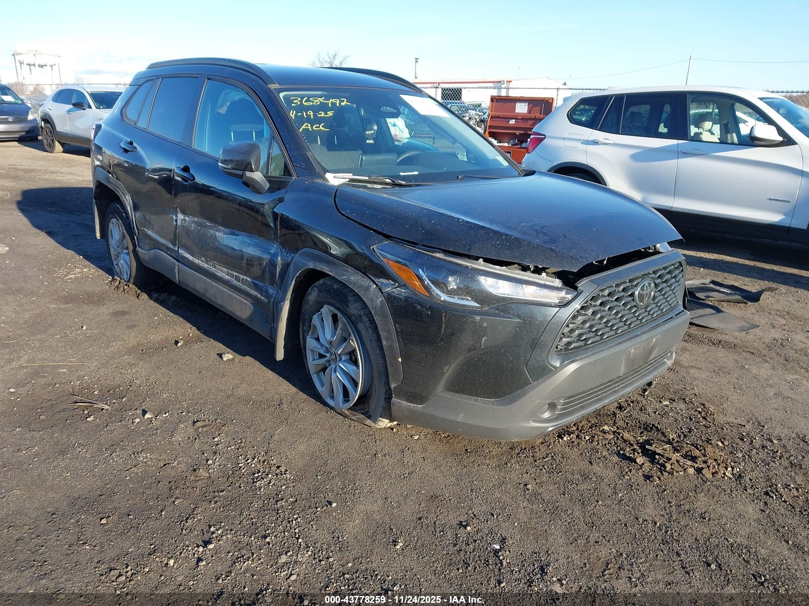 2024 Toyota Corolla Cross LE, VIN 7MUCAABG5RV108902 — Front end