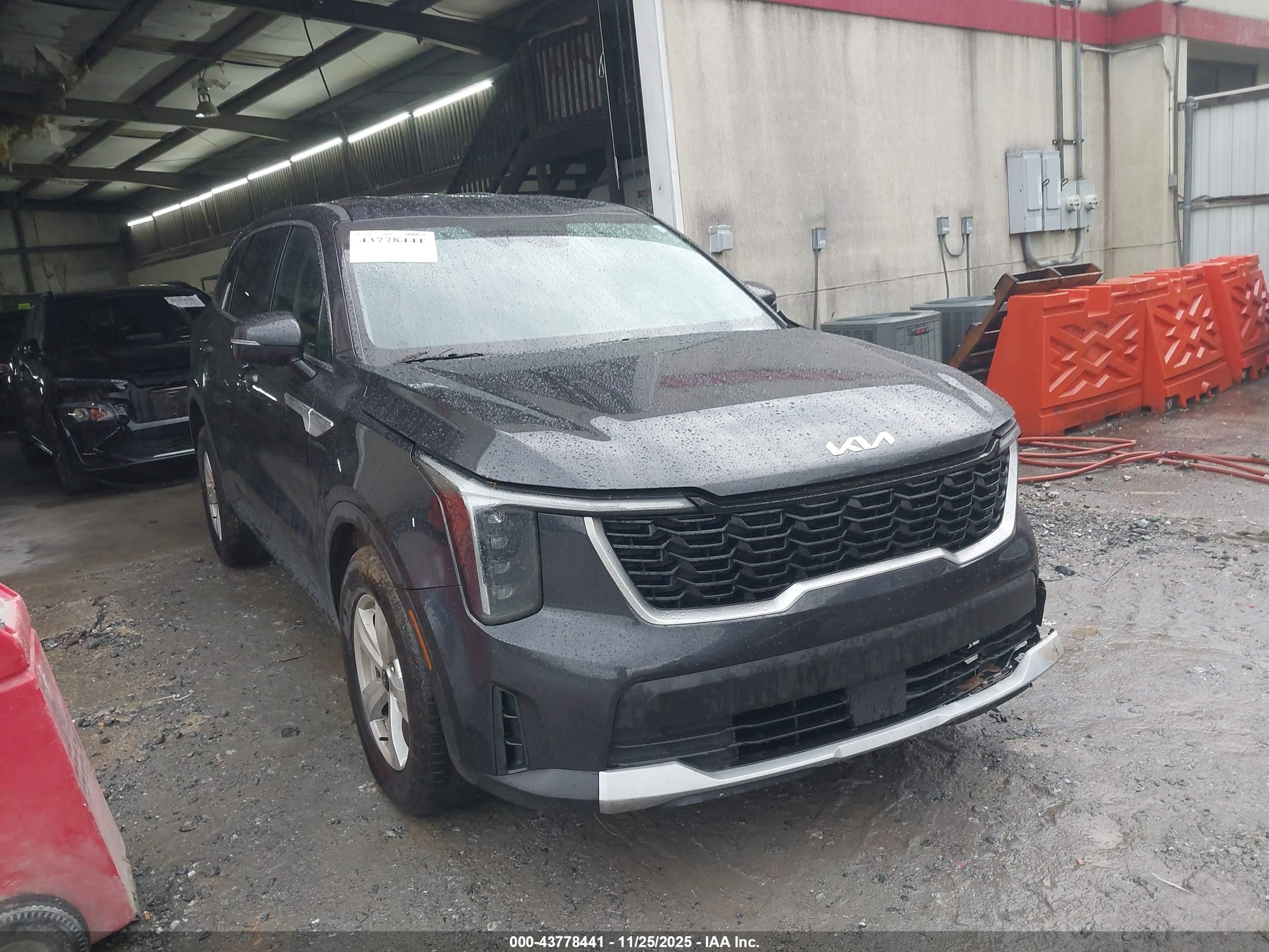 2025 Kia Sorento LX, VIN 5XYRG4JC5SG339093 — Side