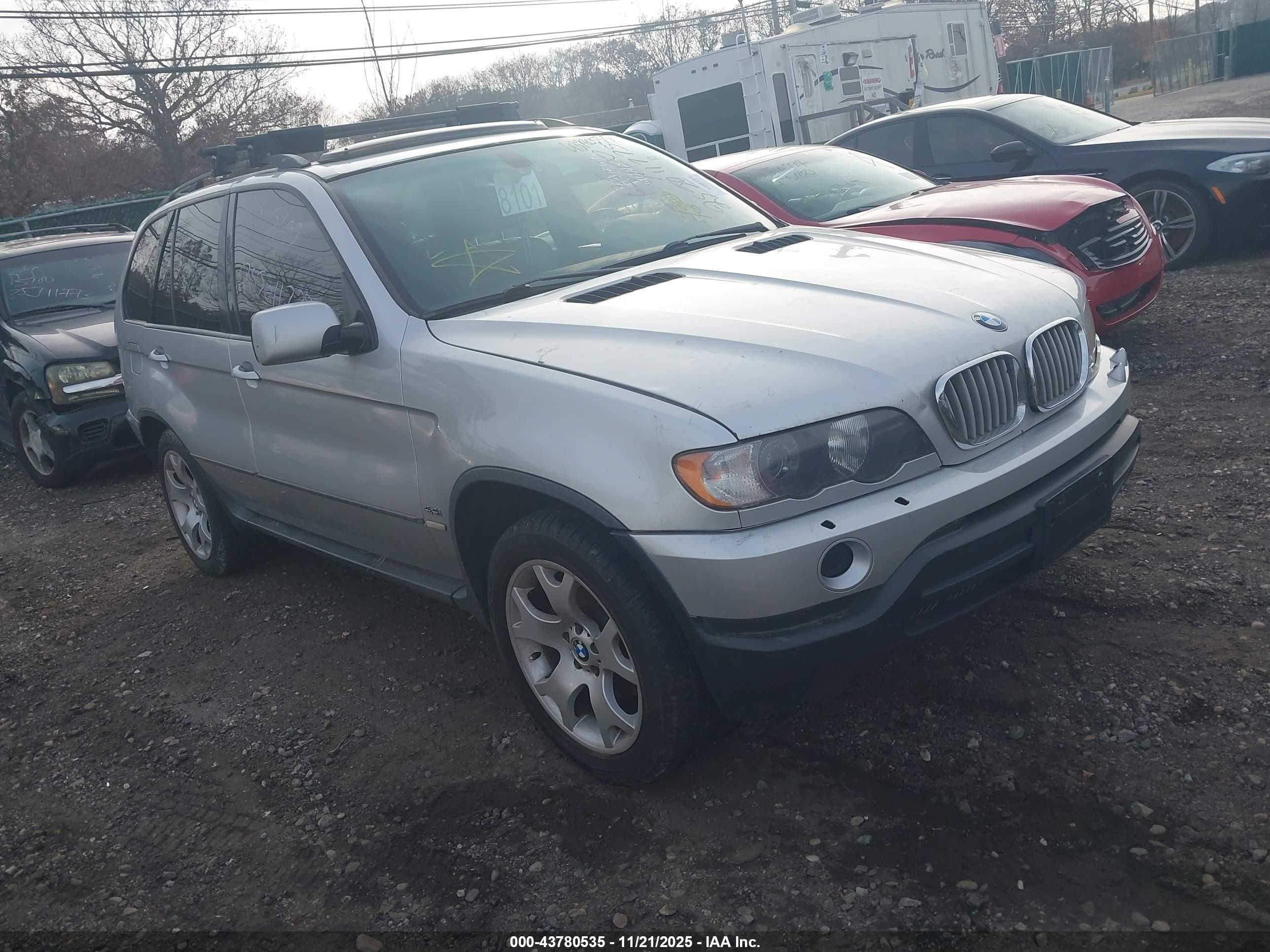 2000 BMW X5 4.4i, VIN WBAFB3356YLH04839 — Front end