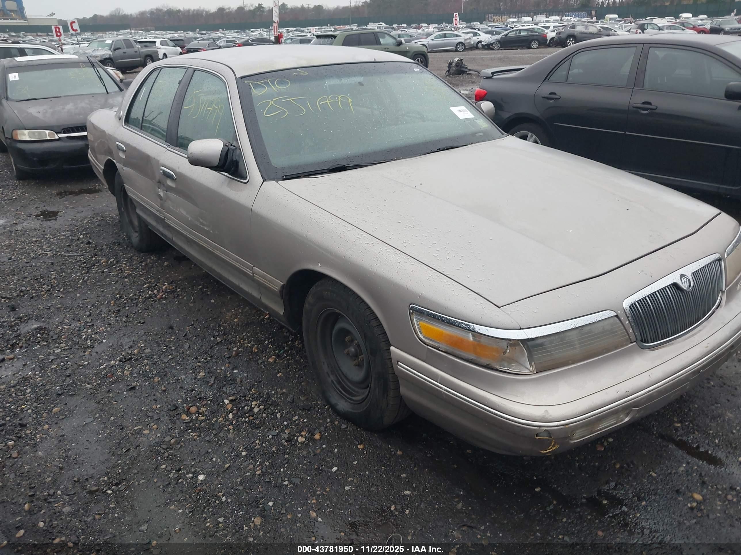 1995 Mercury Grand Marquis GS, VIN 2MELM74W1SX702100 — All over