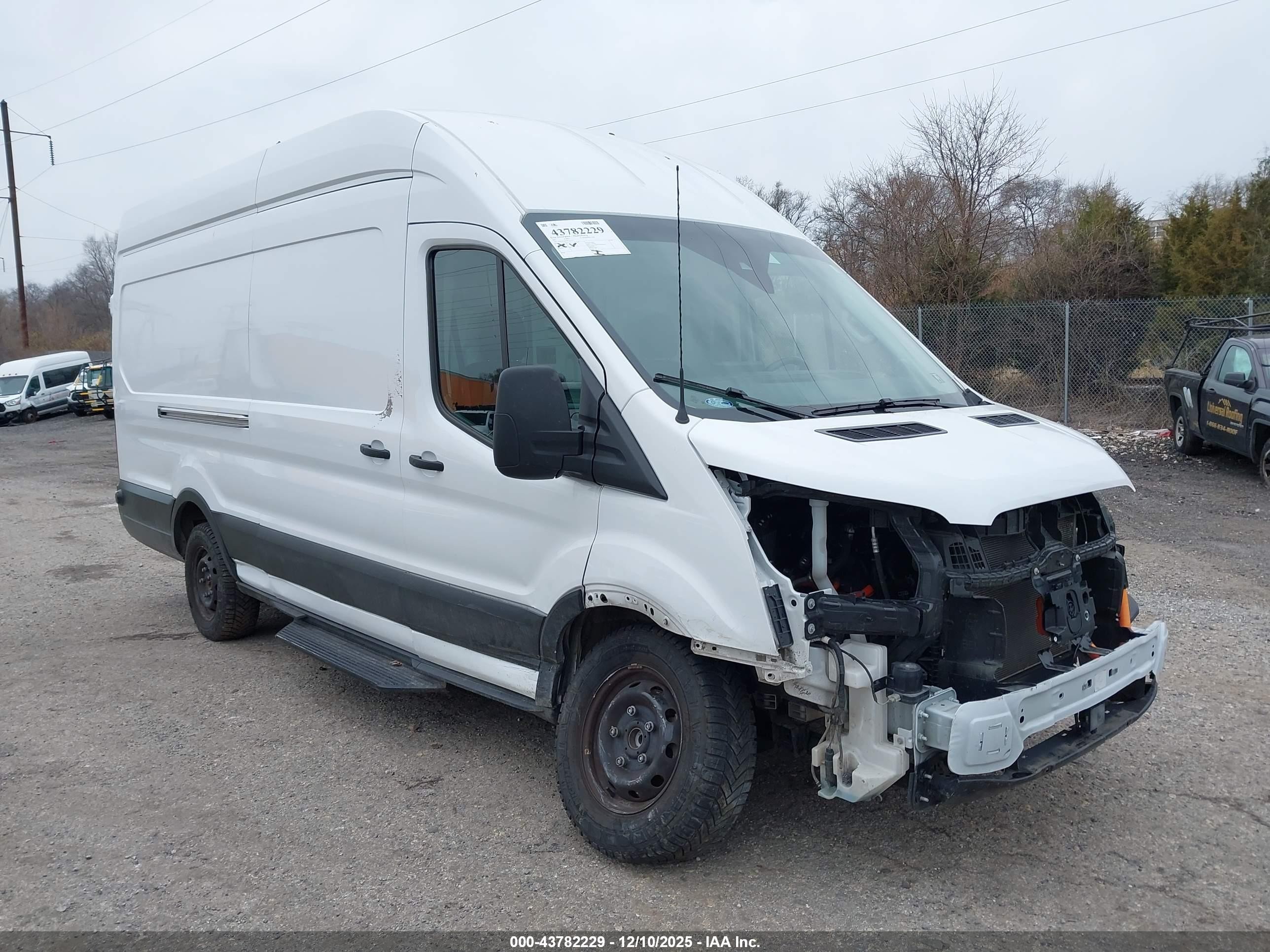 2023 Ford E-Transit Cargo, VIN 1FTBW3XK9PKA35537 — Front end