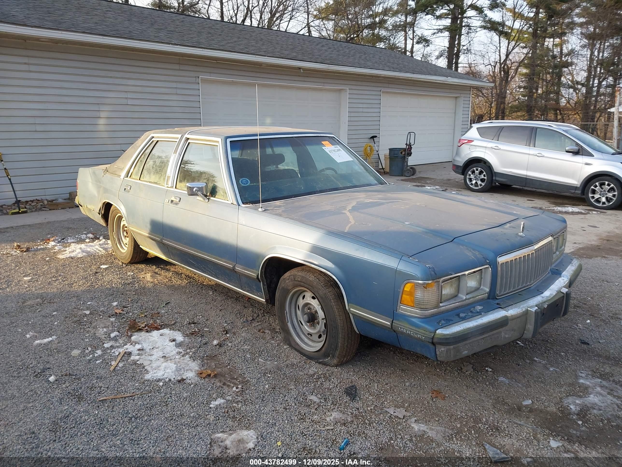 1989 Mercury Grand Marquis GS, VIN 2MEBM74F0KX724293 — Side