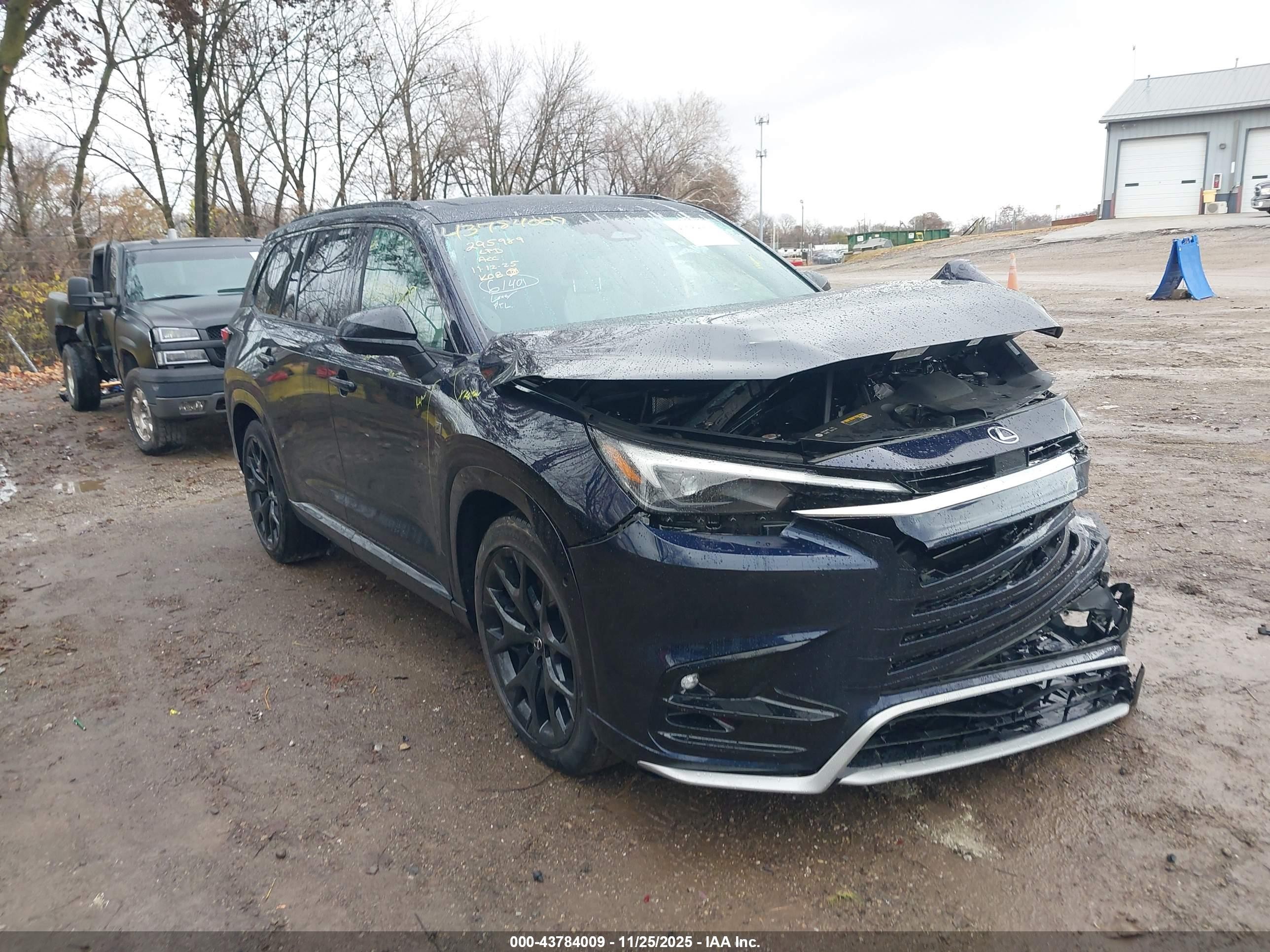 2024 Lexus TX 500h F Sport Luxury, VIN 5TDABAB69RS007285 — Фото с аукциона