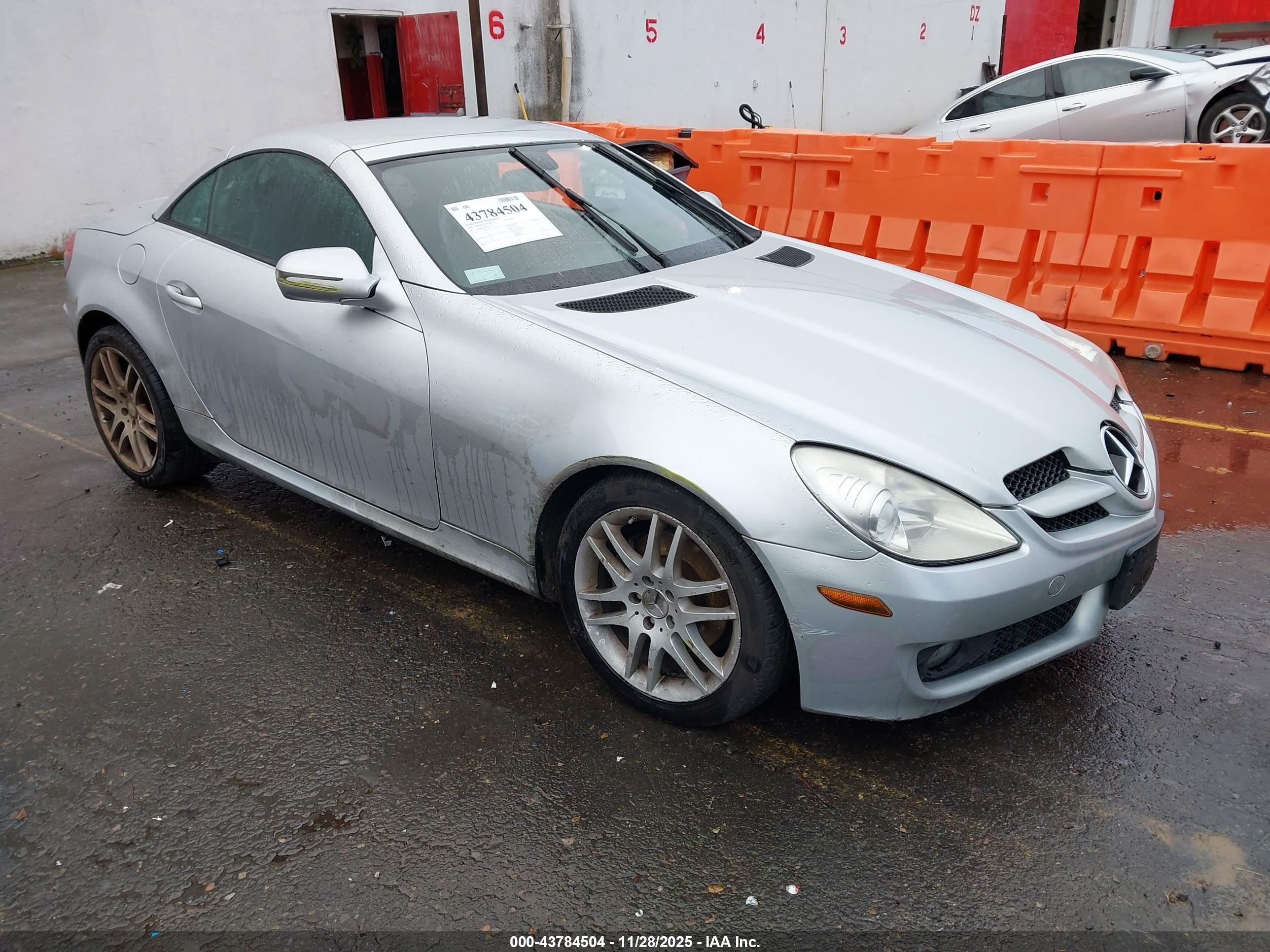 2009 Mercedes-Benz SLK 280, VIN WDBWK54F99F192527 — Side