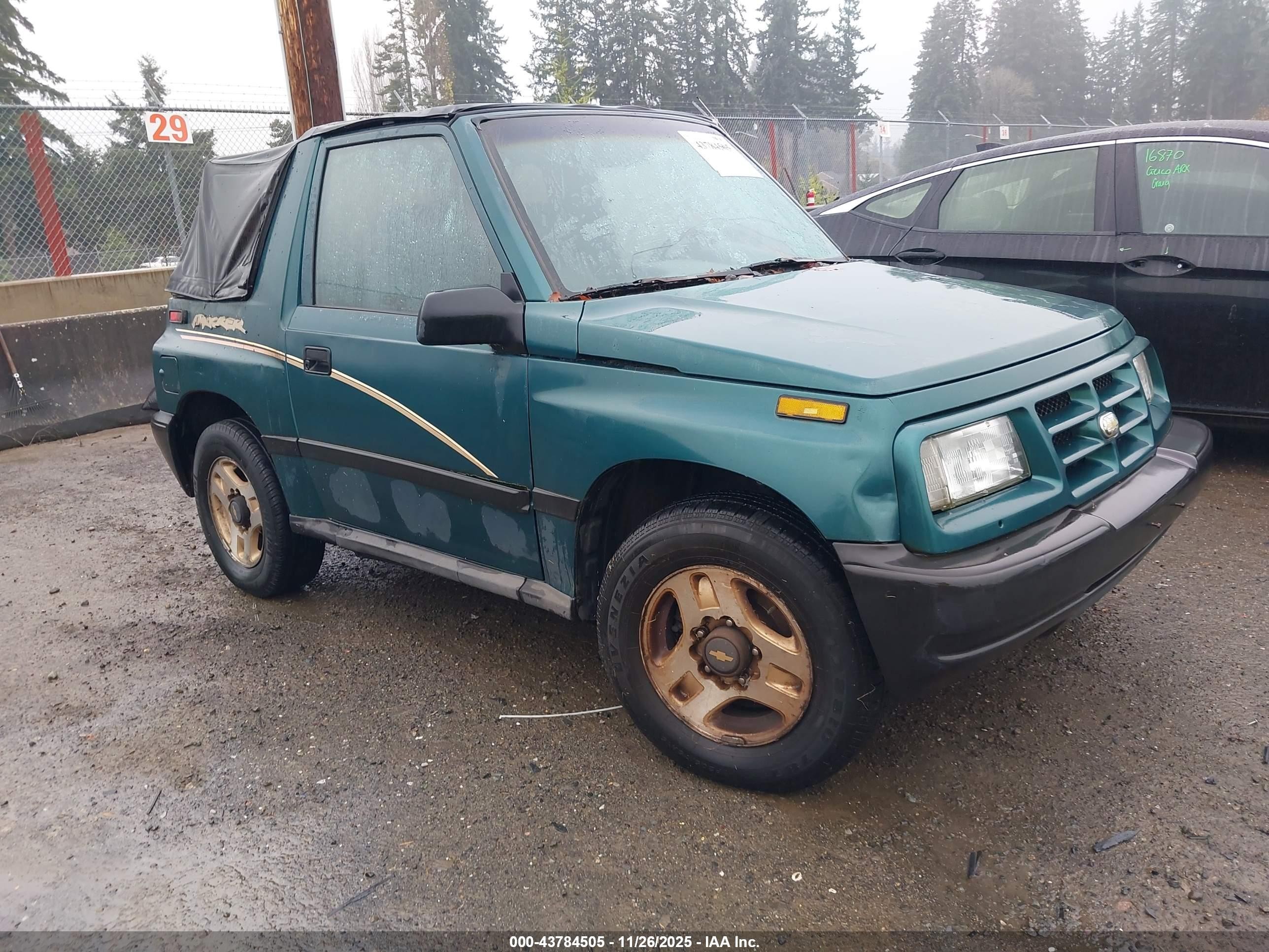 1998 Chevrolet Tracker, VIN 2CNBE1864W6923019 — All over