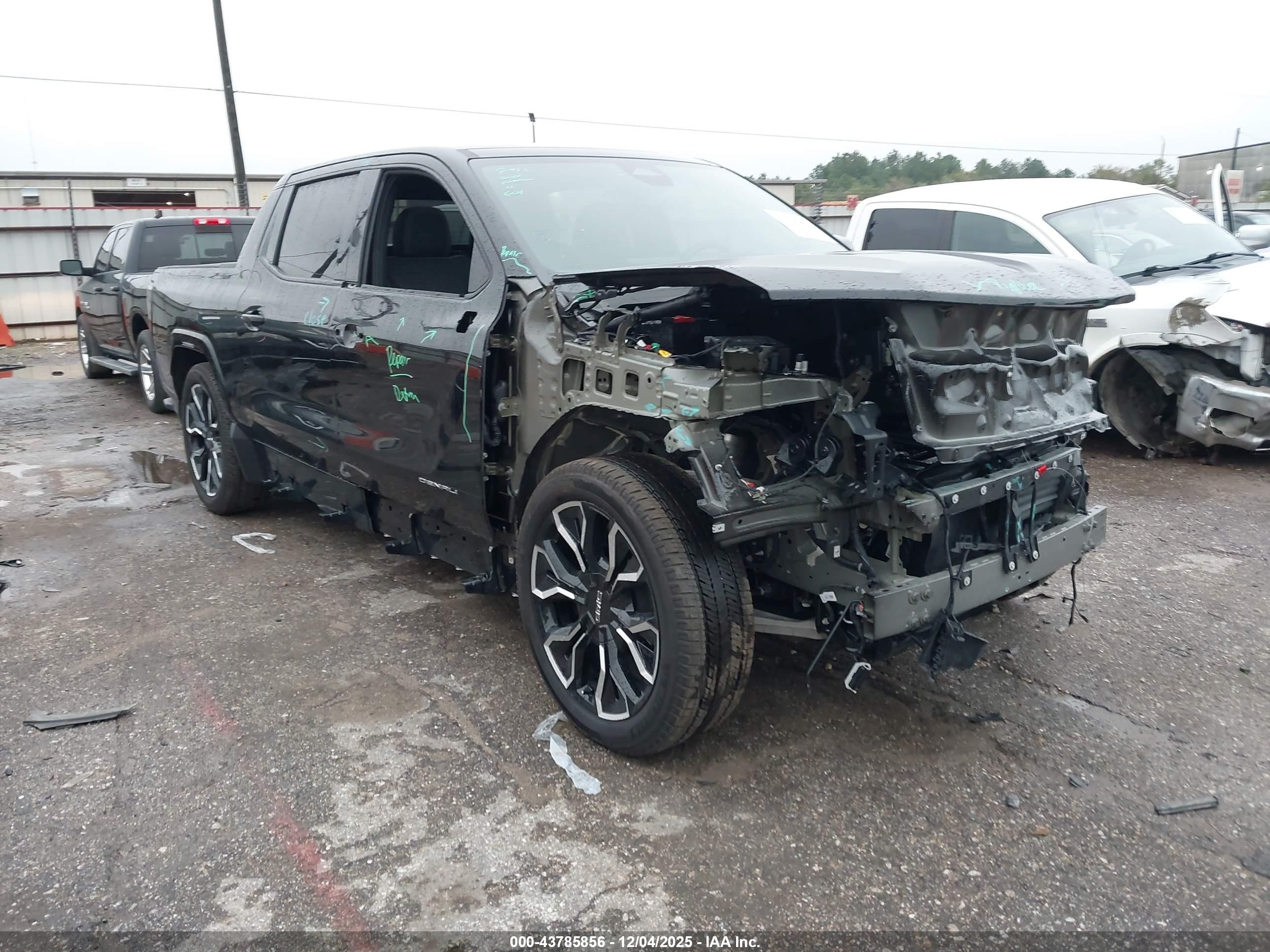 2025 GMC Sierra EV Extended Range Denali, VIN 1GT10MED9SU411982 — Front end