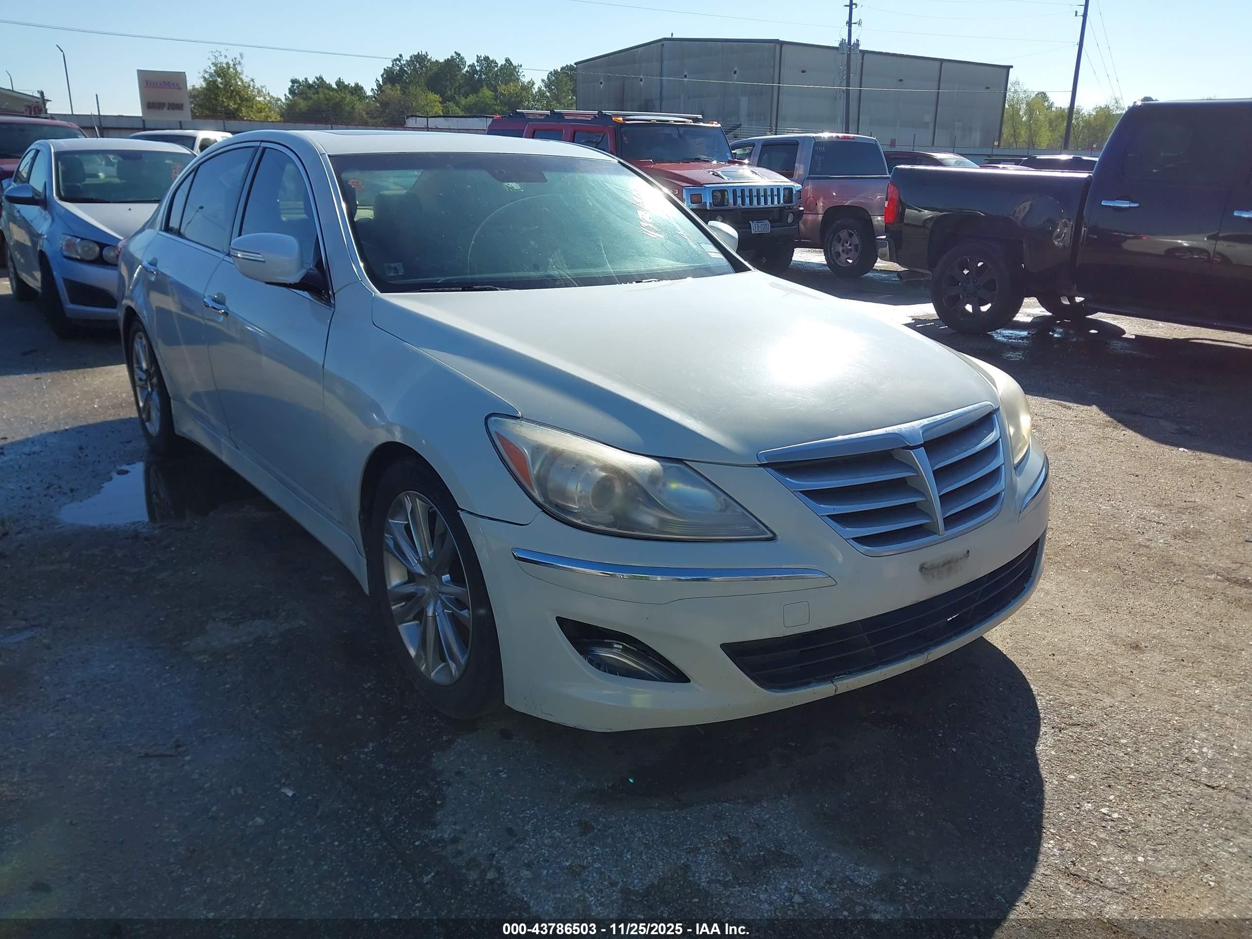 2012 Hyundai Genesis 3.8L, VIN KMHGC4DD8CU154958 — Фото с аукциона 1 of 5
