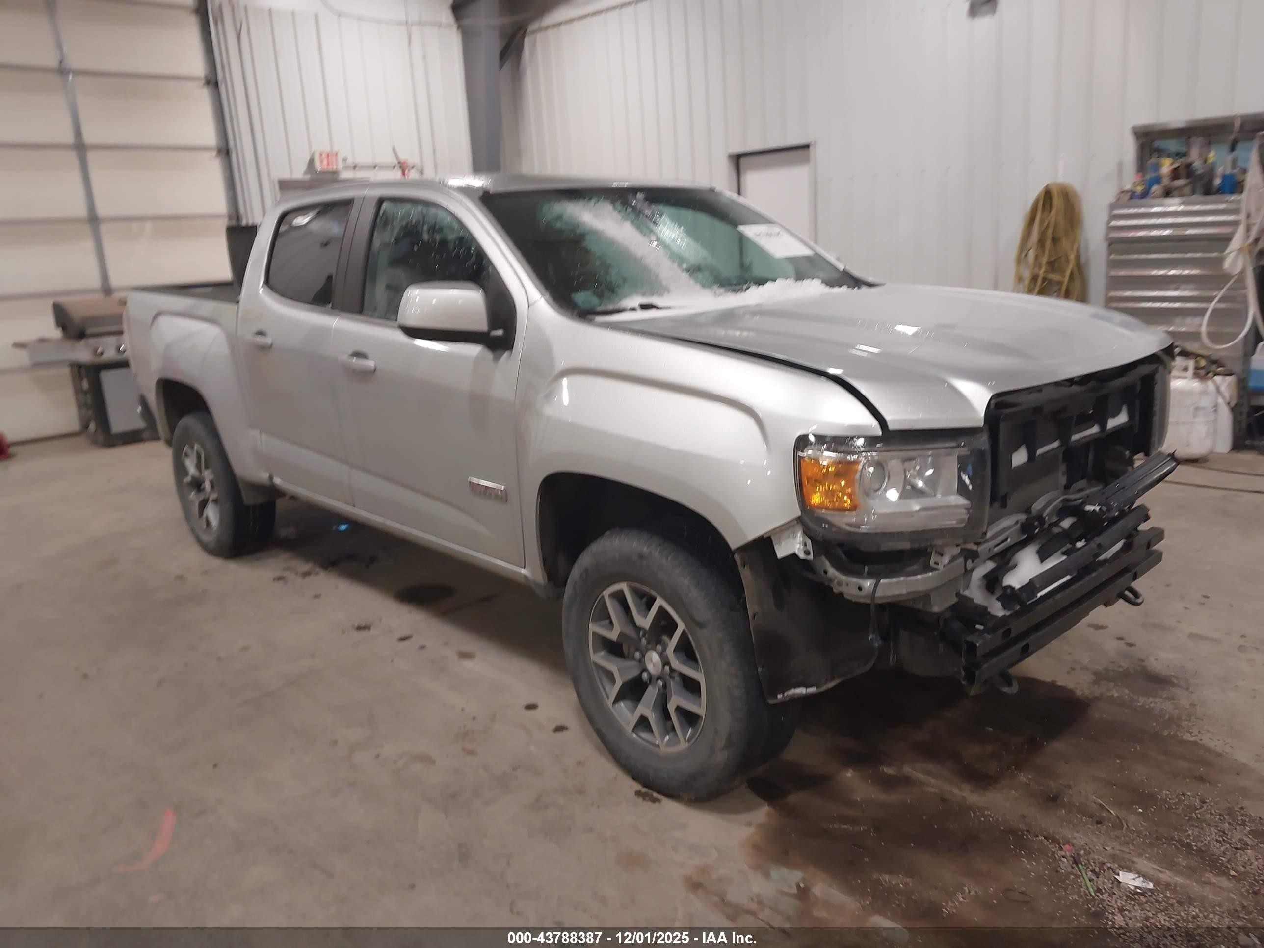 2015 GMC Canyon 4WD SLE, VIN 1GTG6BE36F1136115 — Front end