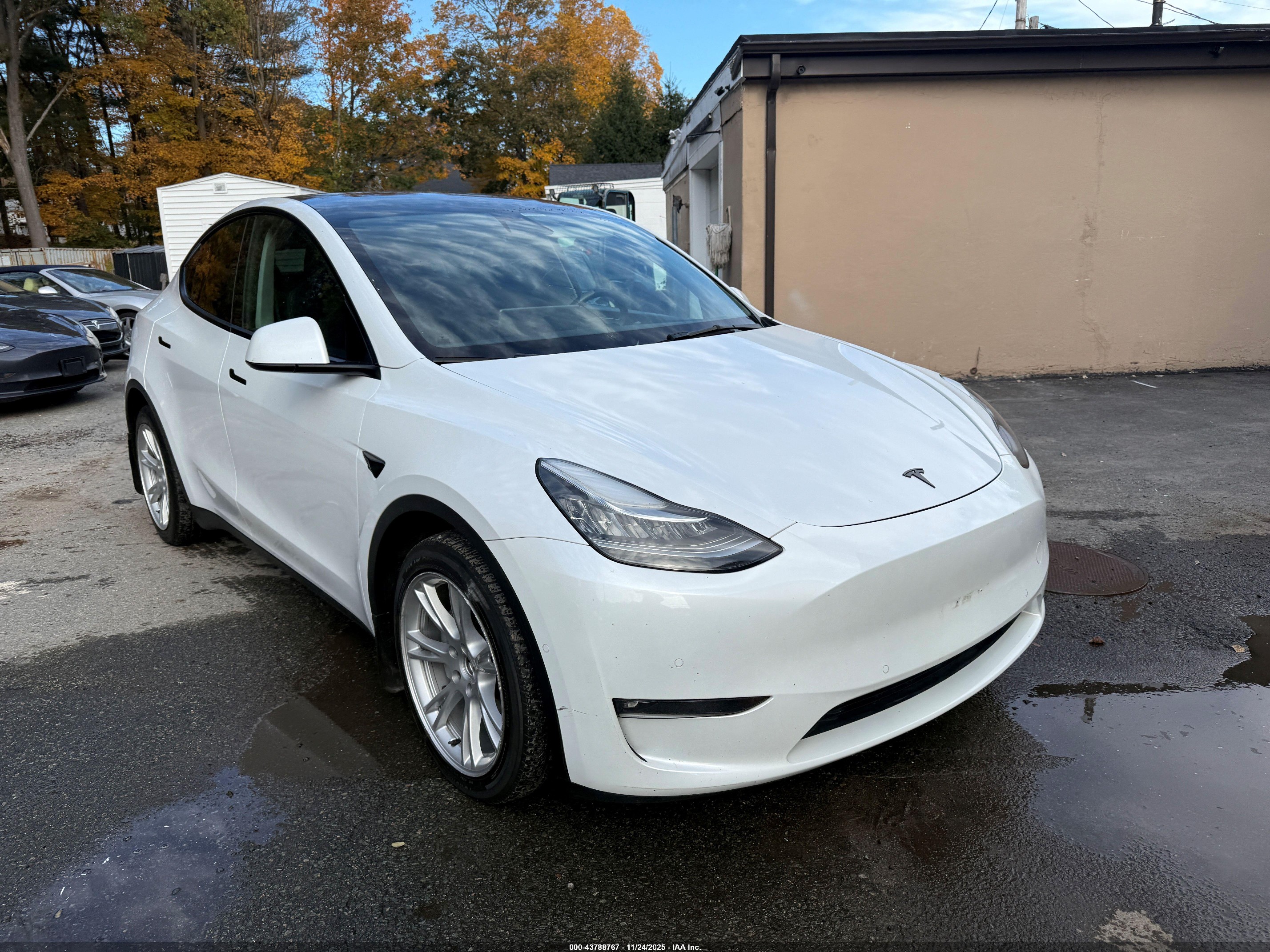 2021 Tesla Model Y Long Range, VIN 5YJYGDEE5MF295078 — Auction photo