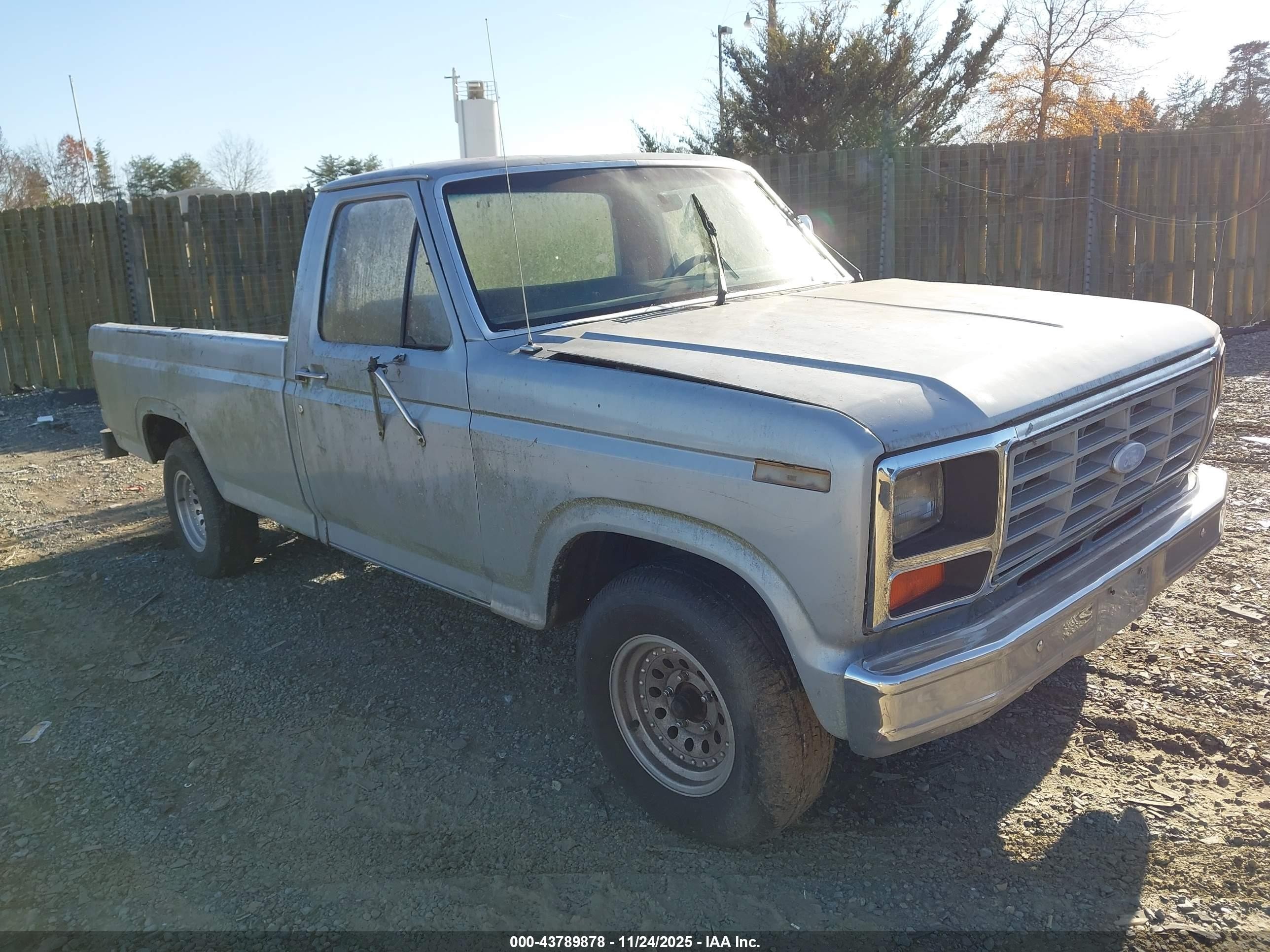 1983 Ford F-100, VIN 1FTCF10Y2DNA53993 — Rear end