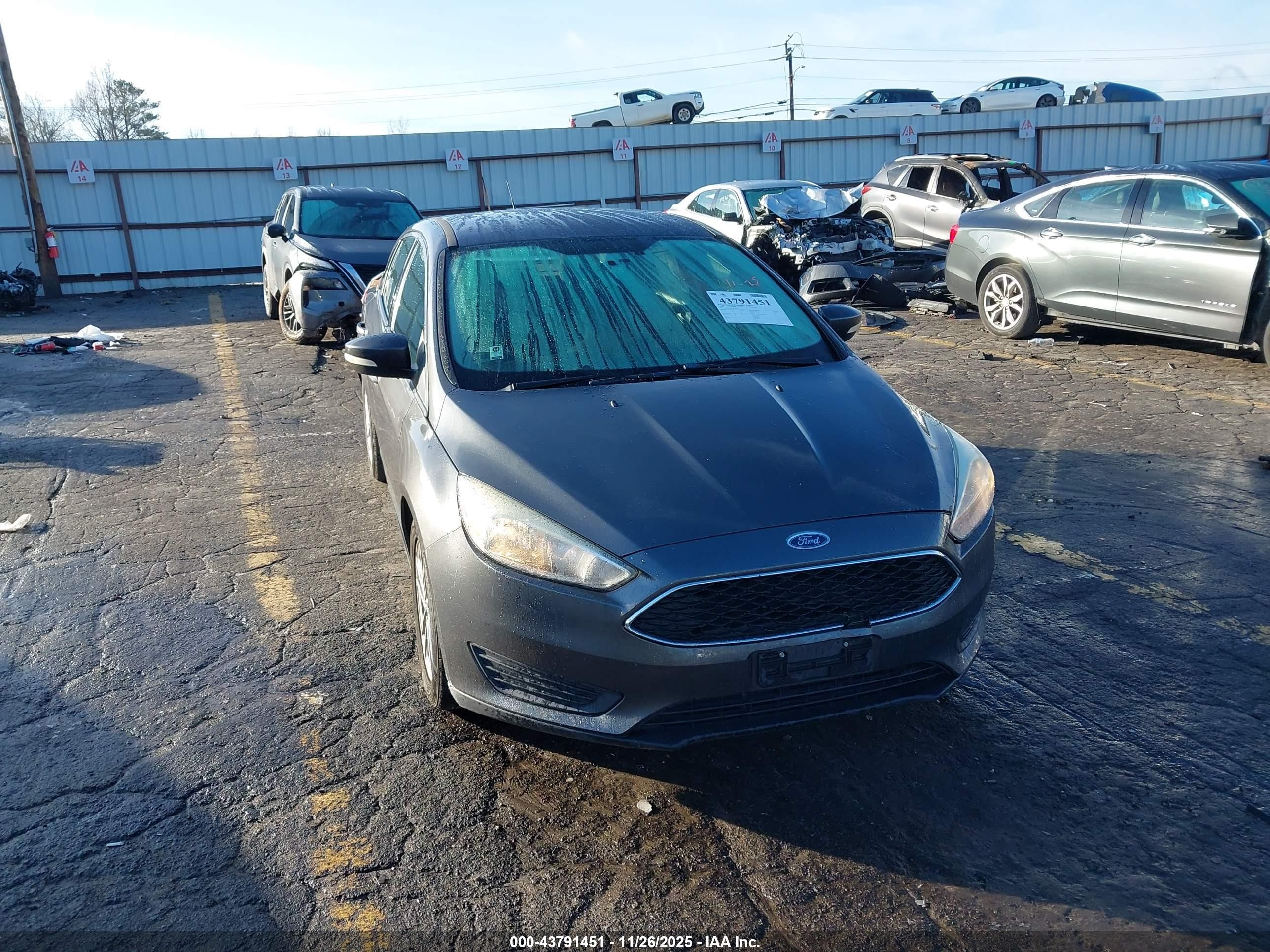 2016 Ford Focus SE, VIN 1FADP3F21GL357158 — Rear end