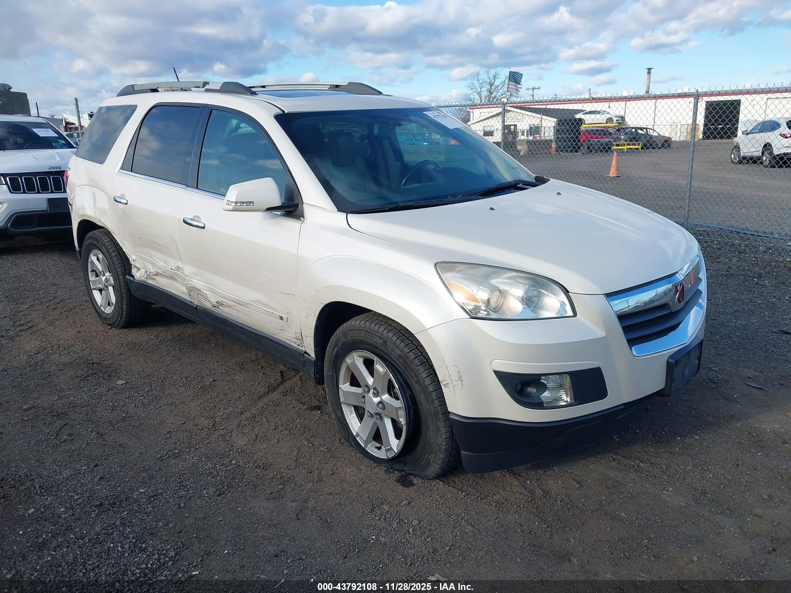 2010 Saturn Outlook, VIN 5GZLRVEDXAJ127375 — Side