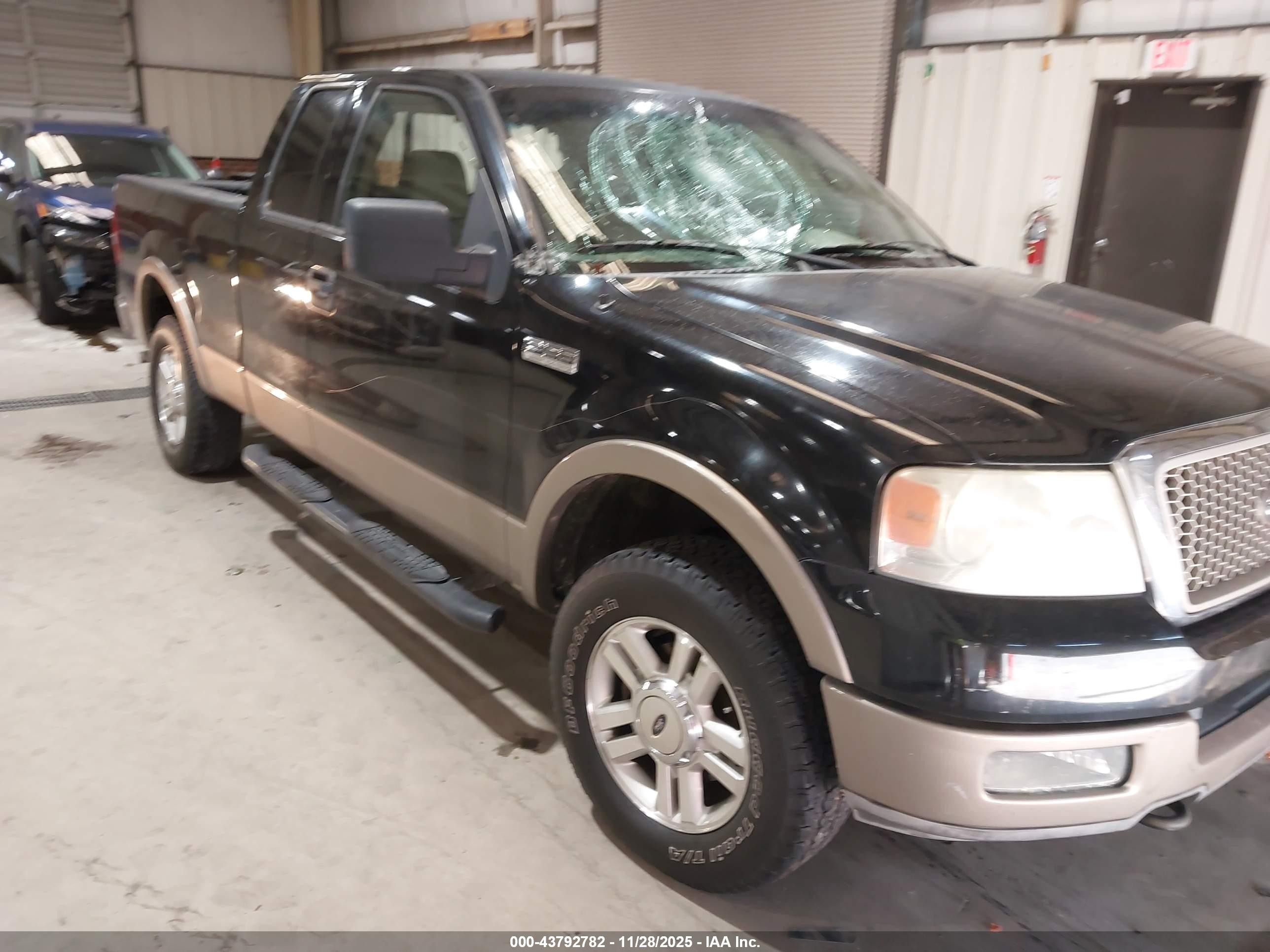 2004 Ford F-150 XLT, VIN 1FTPX14554NC37937 — Вандализм