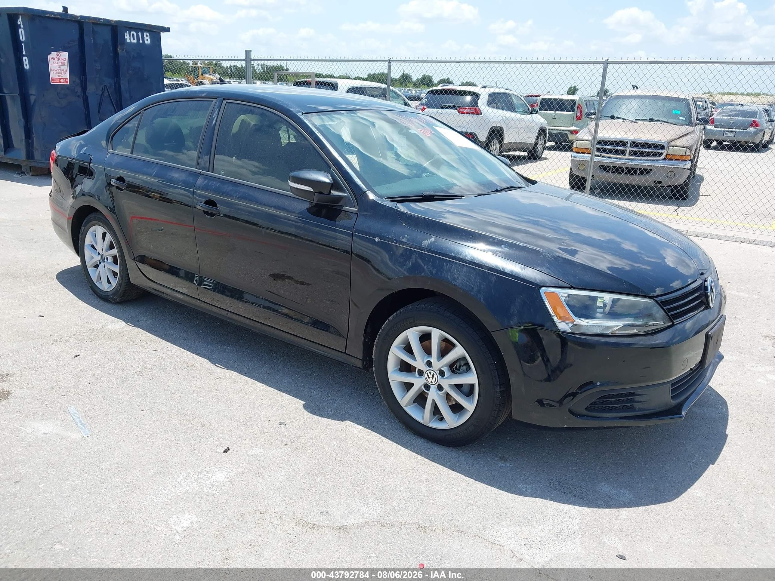 2012 Volkswagen Jetta SE, VIN 3VWDX7AJXCM473710 — Rear end