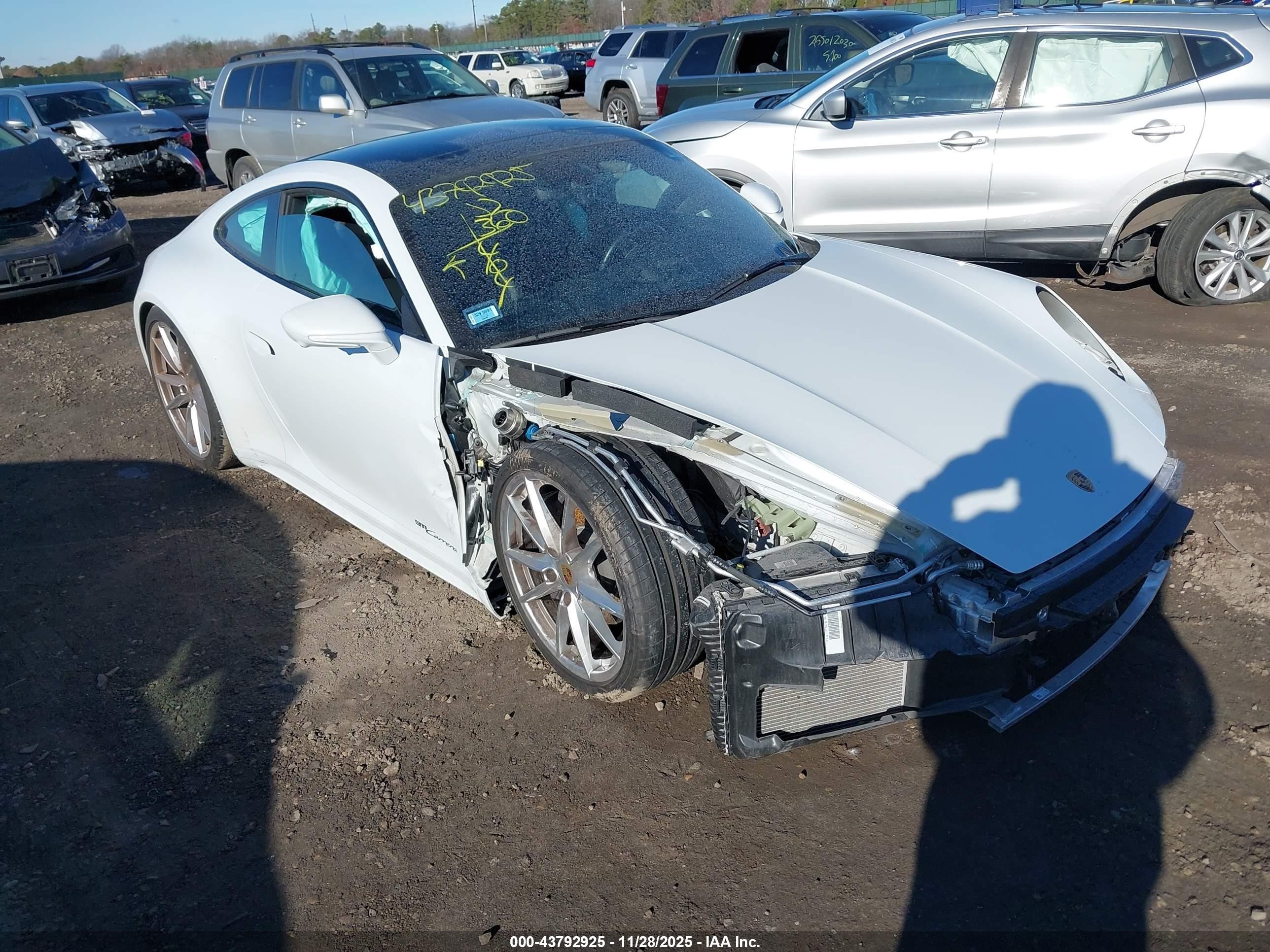 2021 Porsche 911 Carrera, VIN WP0AA2A95MS207049 — Front end