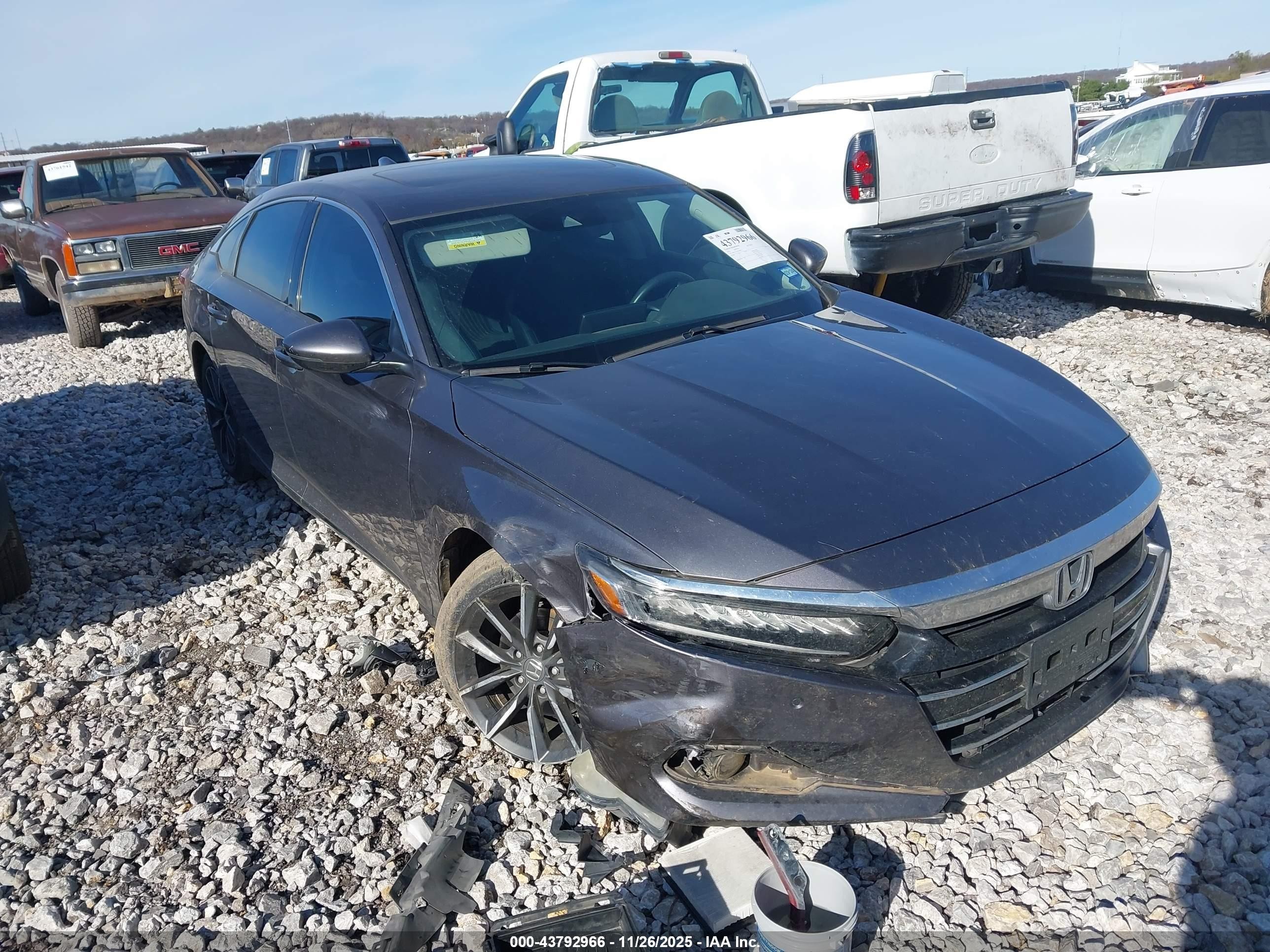 2022 Honda Accord EX-L, VIN 1HGCV1F5XNA040371 — Front end
