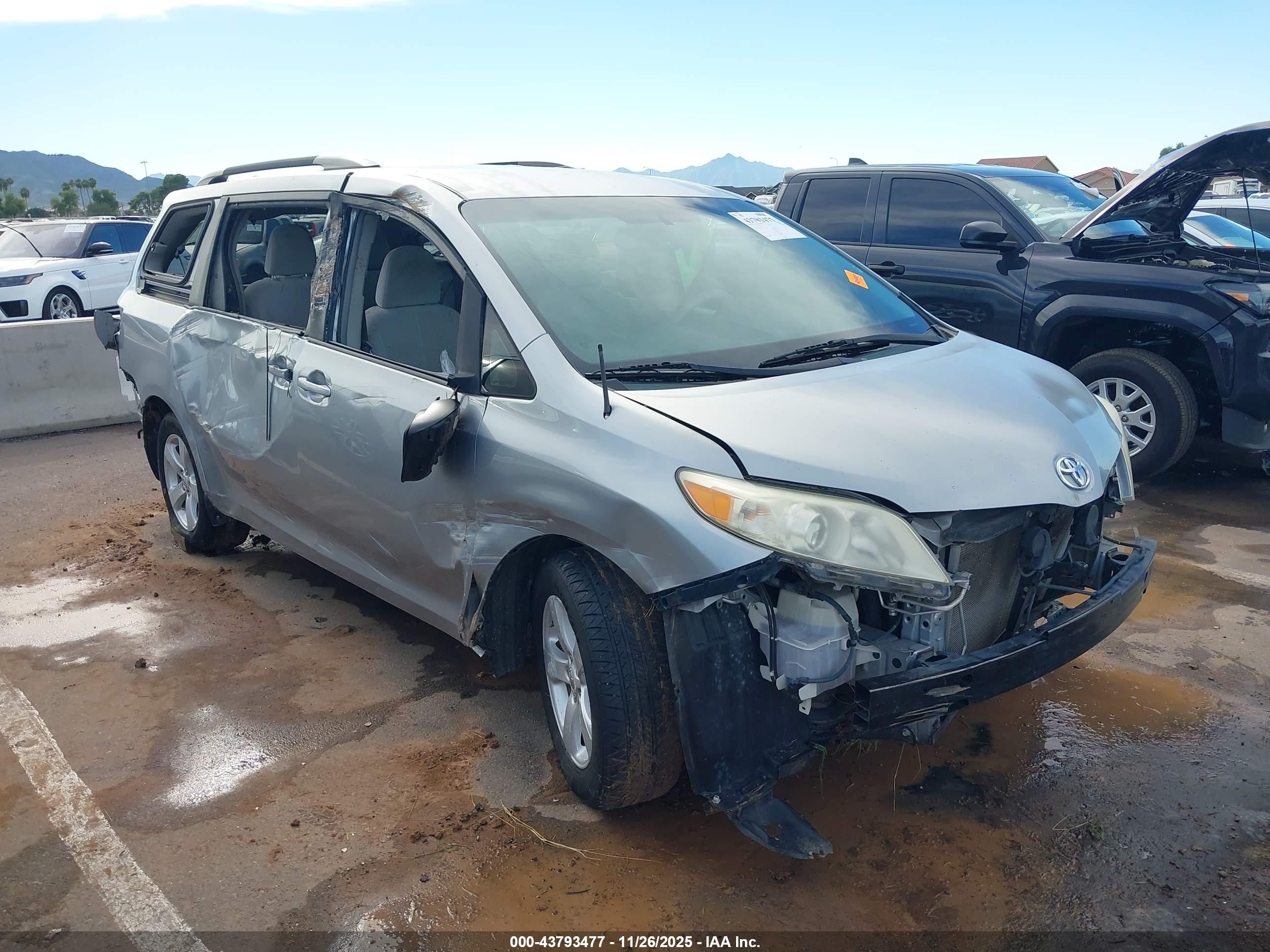 2011 Toyota Sienna LE, VIN 5TDKK3DC8BS078535 — Rollover
