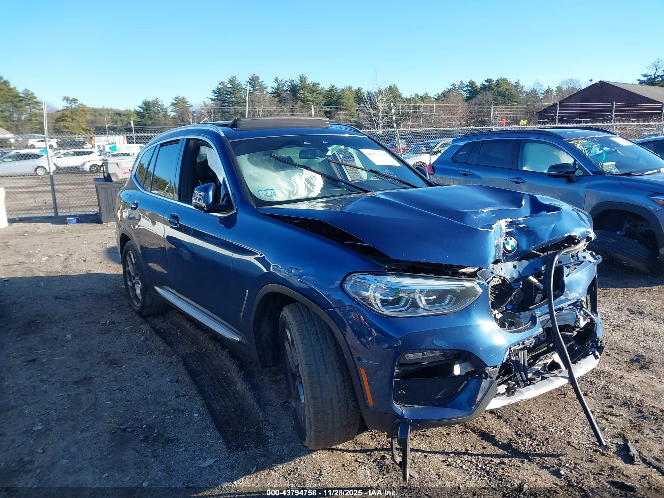 2021 BMW X3 xDrive30i, VIN 5UXTY5C04M9F93668 — Front end