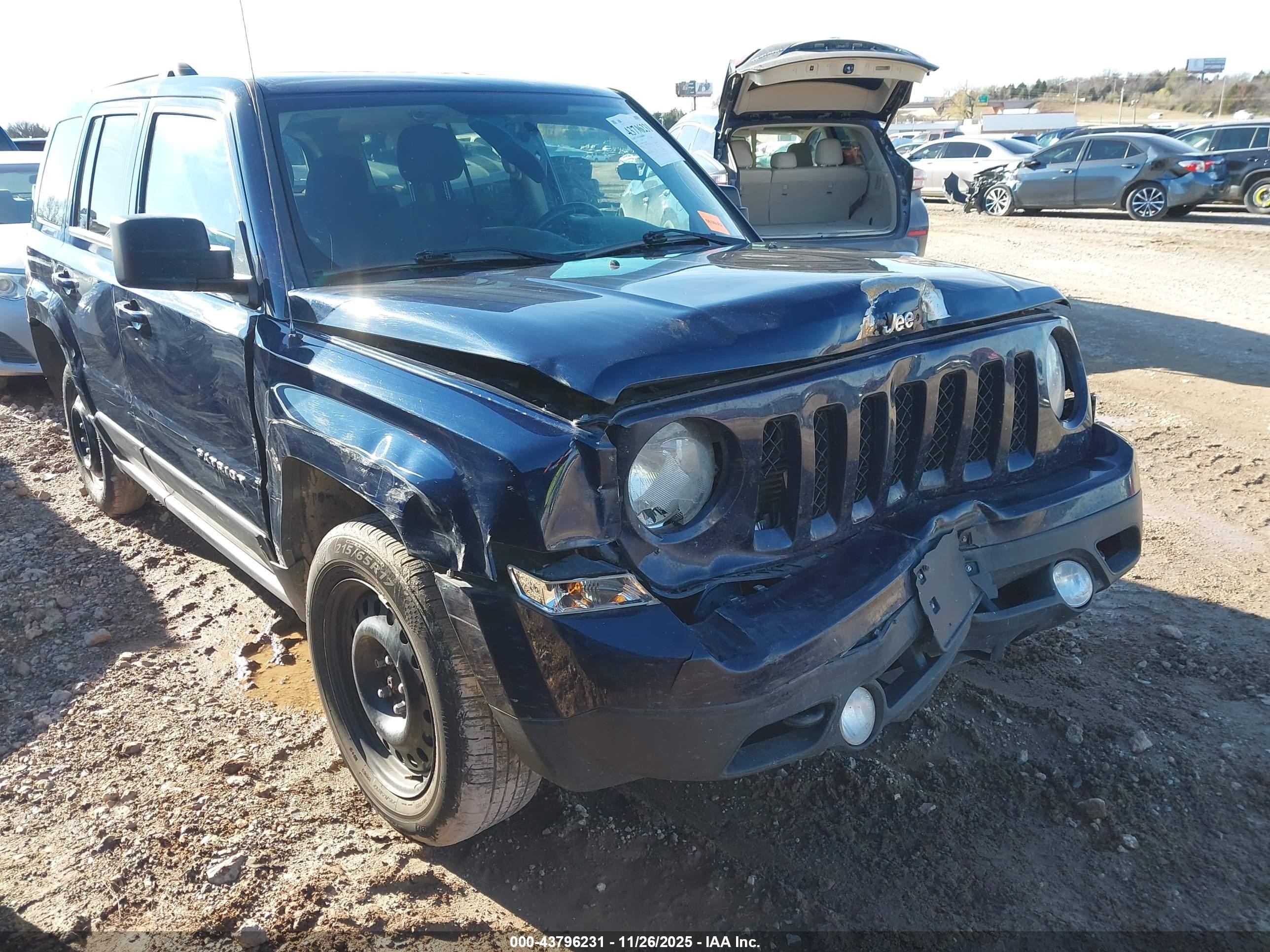 2017 Jeep Patriot High Altitude, VIN 1C4NJRFB5HD181598 — Front end