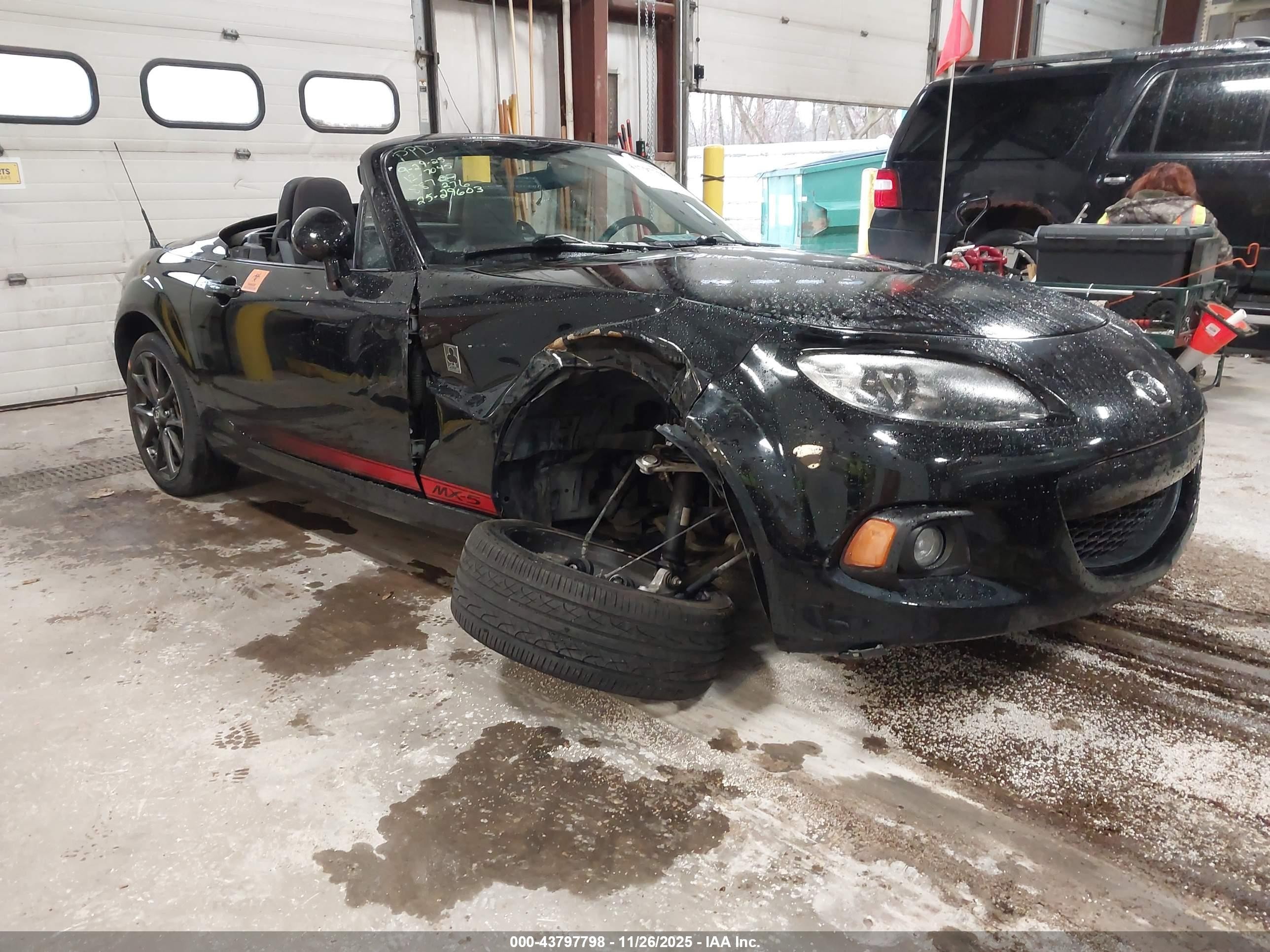 2014 Mazda MX-5 Miata Touring, VIN JM1NC2MF1E0237045 — Side