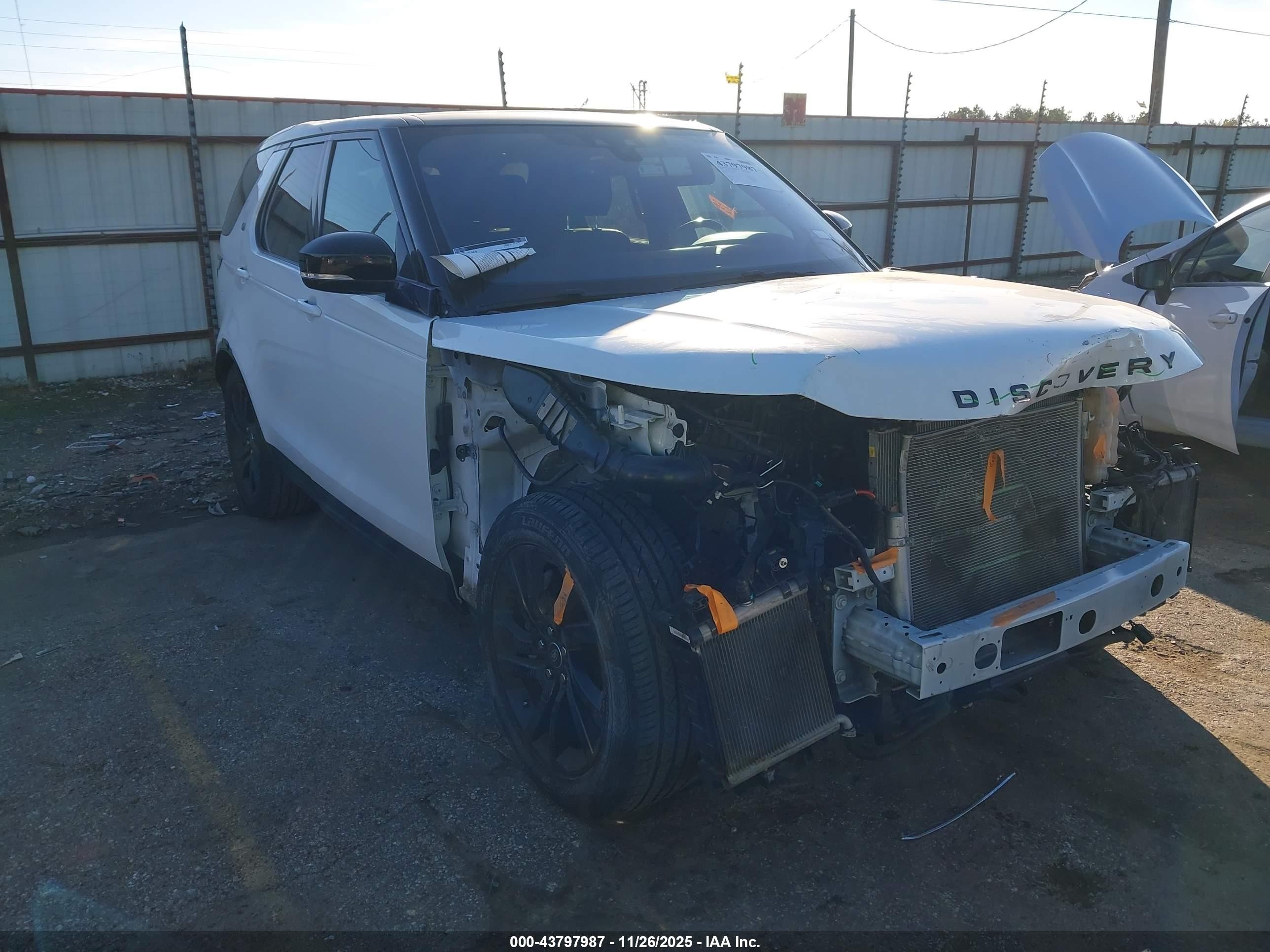 2020 Land Rover Discovery Landmark Edition, VIN SALRU2RV7L2419695 — Фото с аукциона