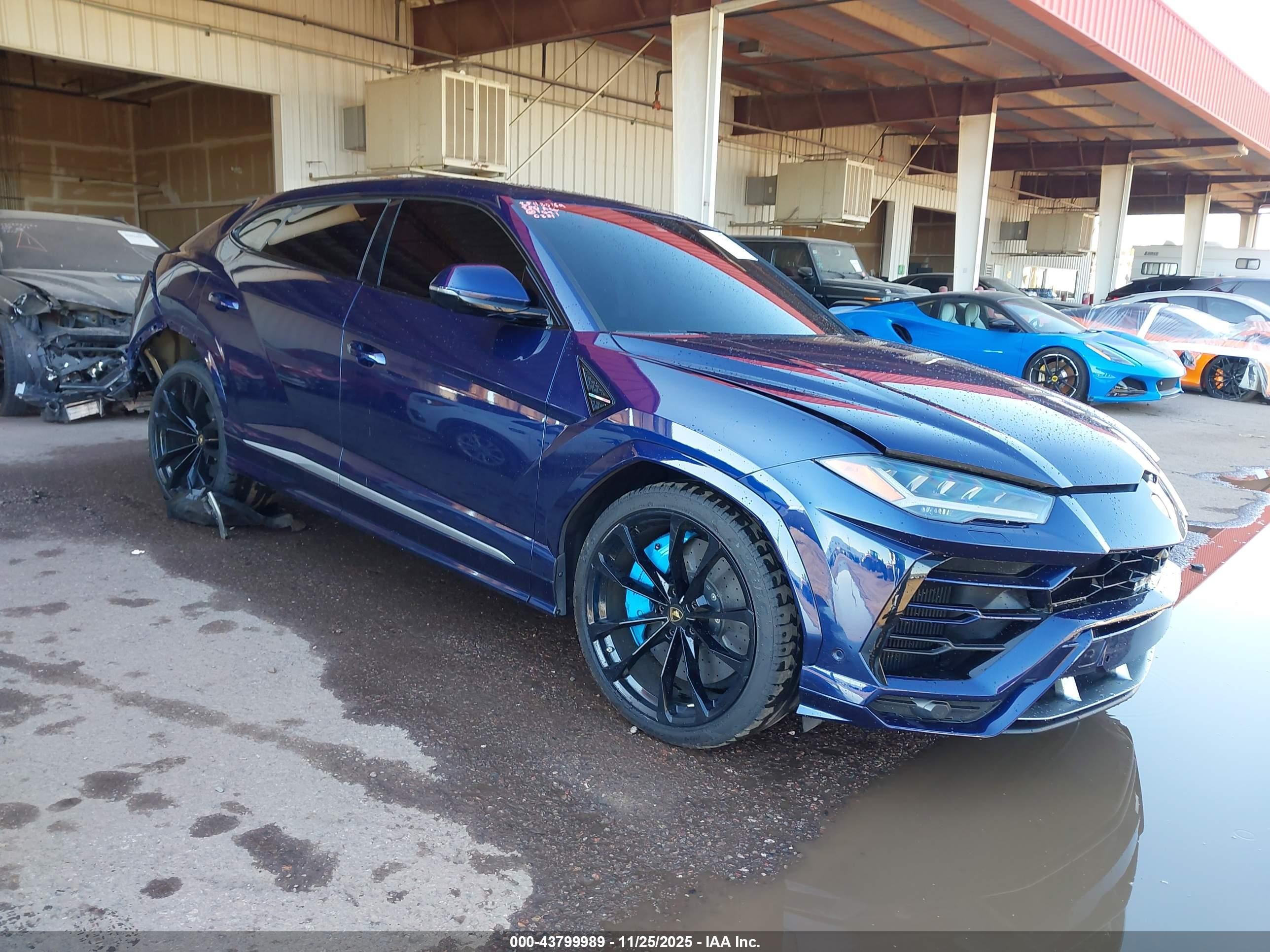 2020 Lamborghini Urus, VIN ZPBUA1ZL9LLA10281 — Rear end