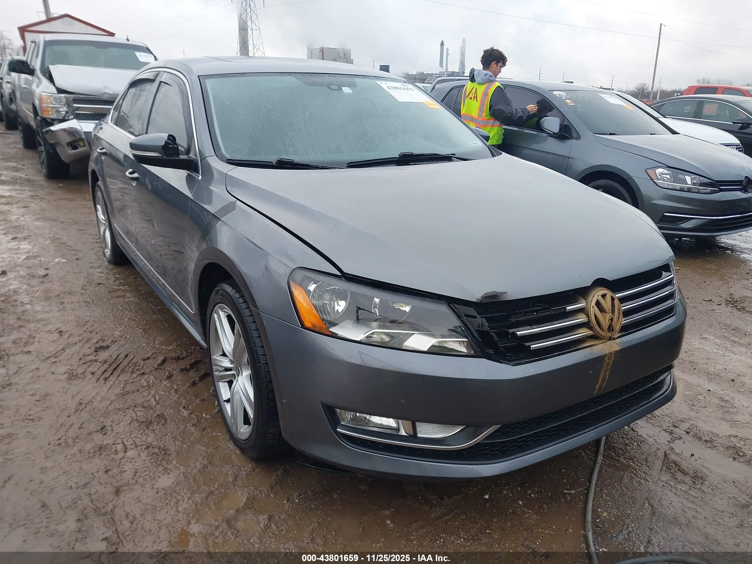 2015 Volkswagen Passat SE, VIN 1VWBS7A39FC030106 — Rear end