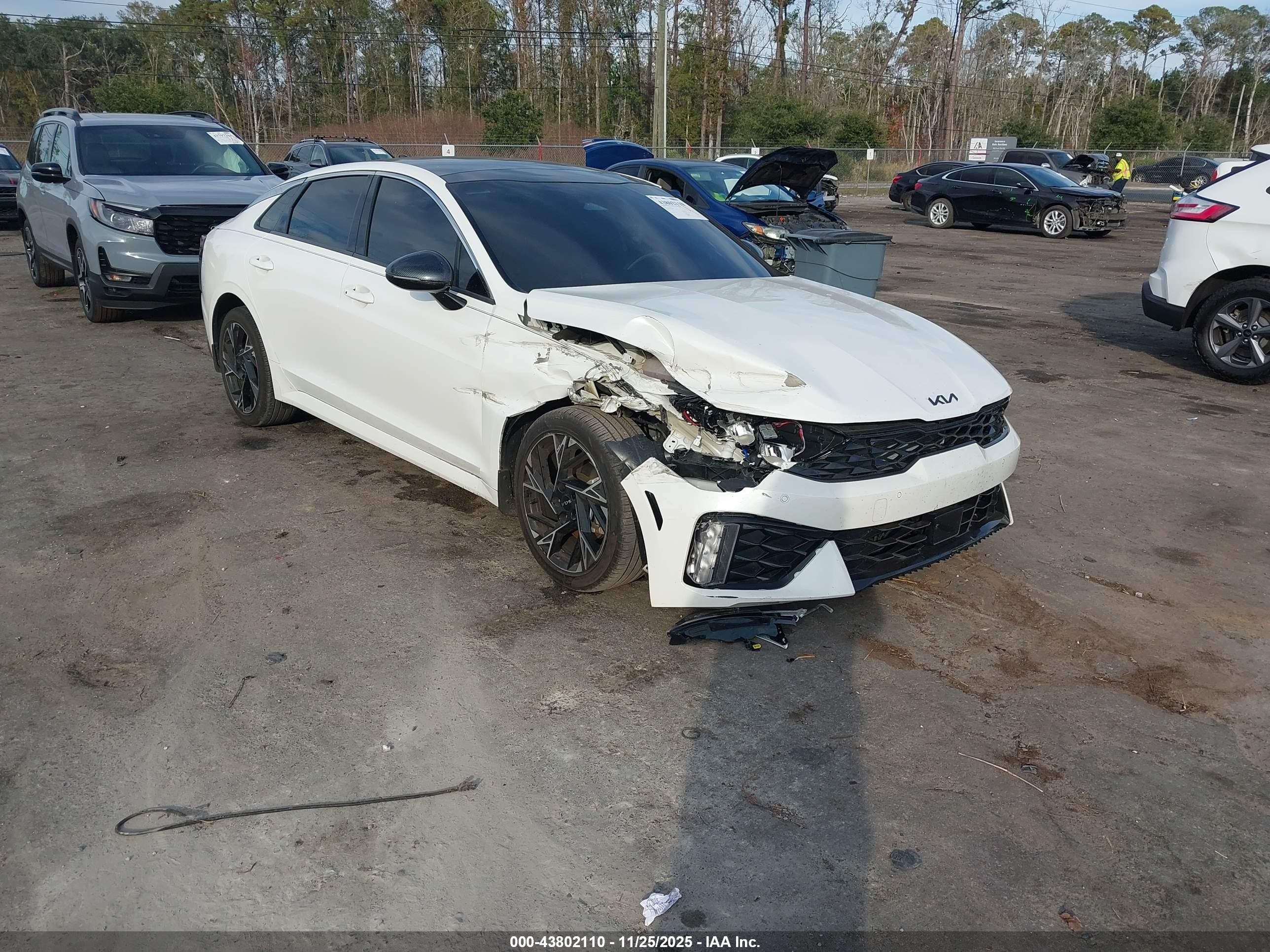 2025 Kia K5 GT-Line, VIN KNAG64J71S5329048 — Front end