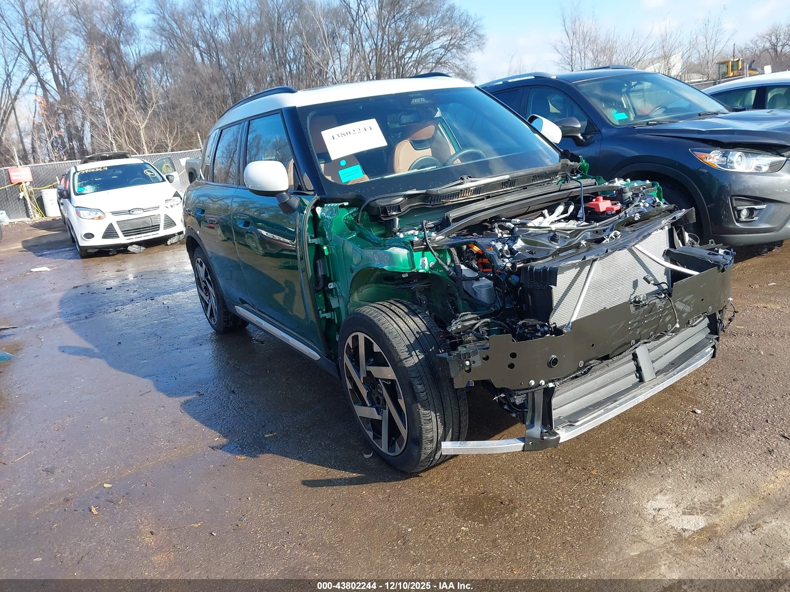 2025 MINI Countryman SE, VIN WMZ53GA05S7T24561 — Front end