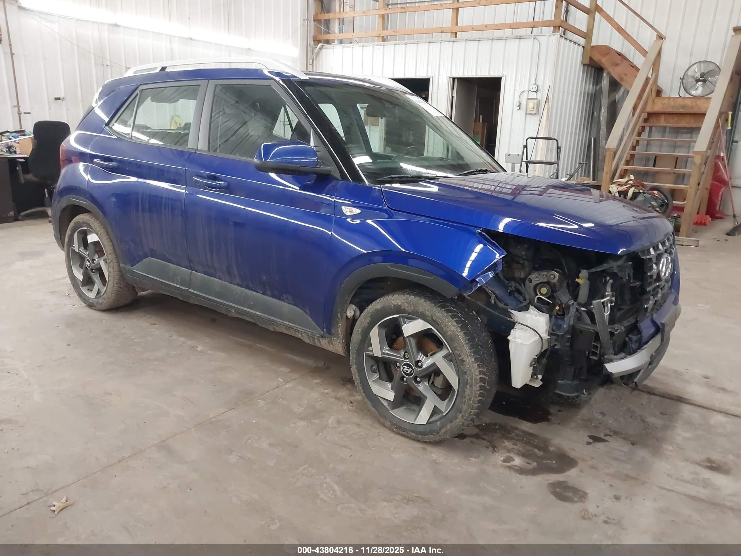 2022 Hyundai Venue SEL, VIN KMHRC8A32NU176632 — Front end