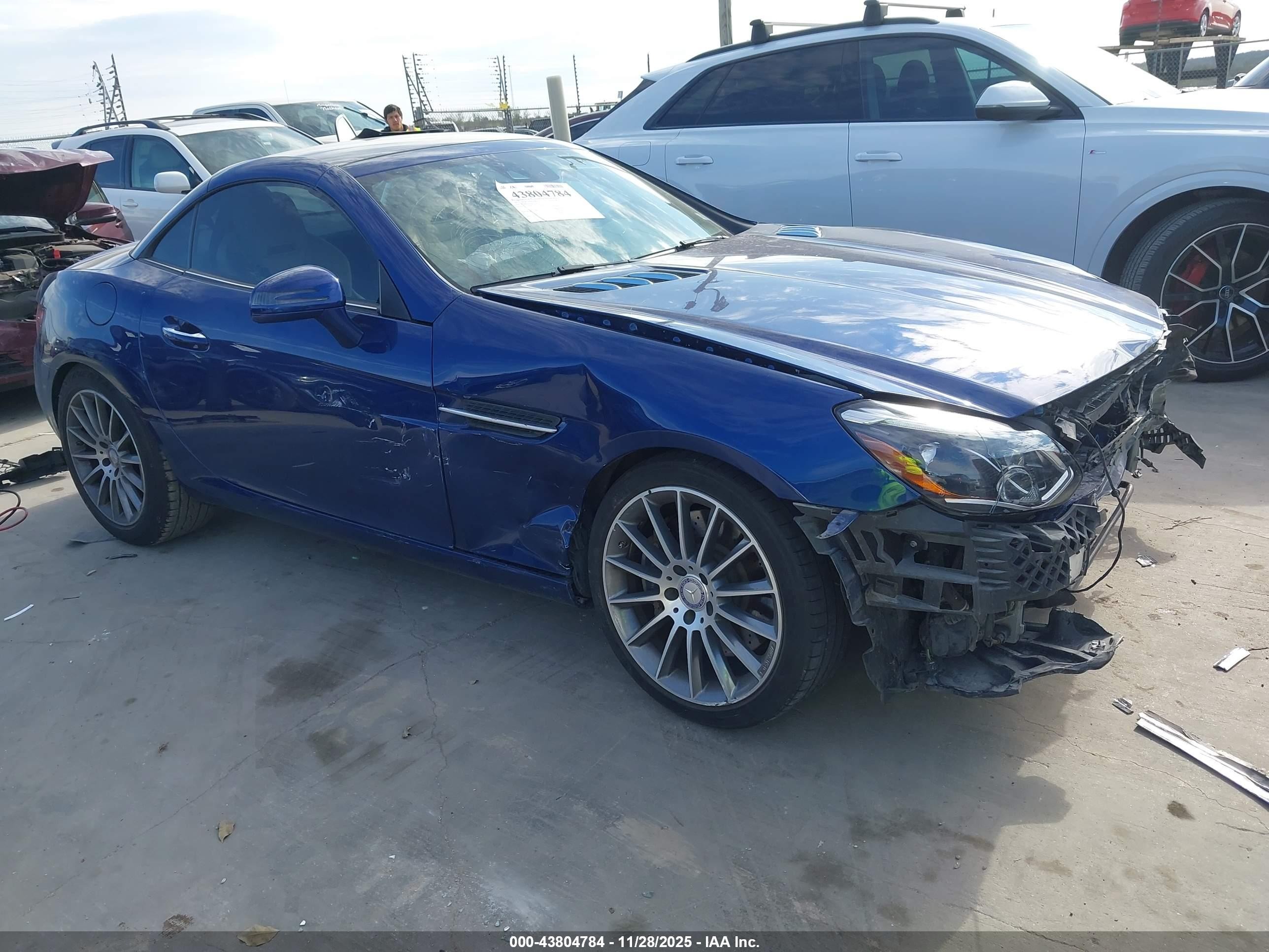 2017 Mercedes-Benz SLC 300, VIN WDDPK3JA2HF137456 — Front end