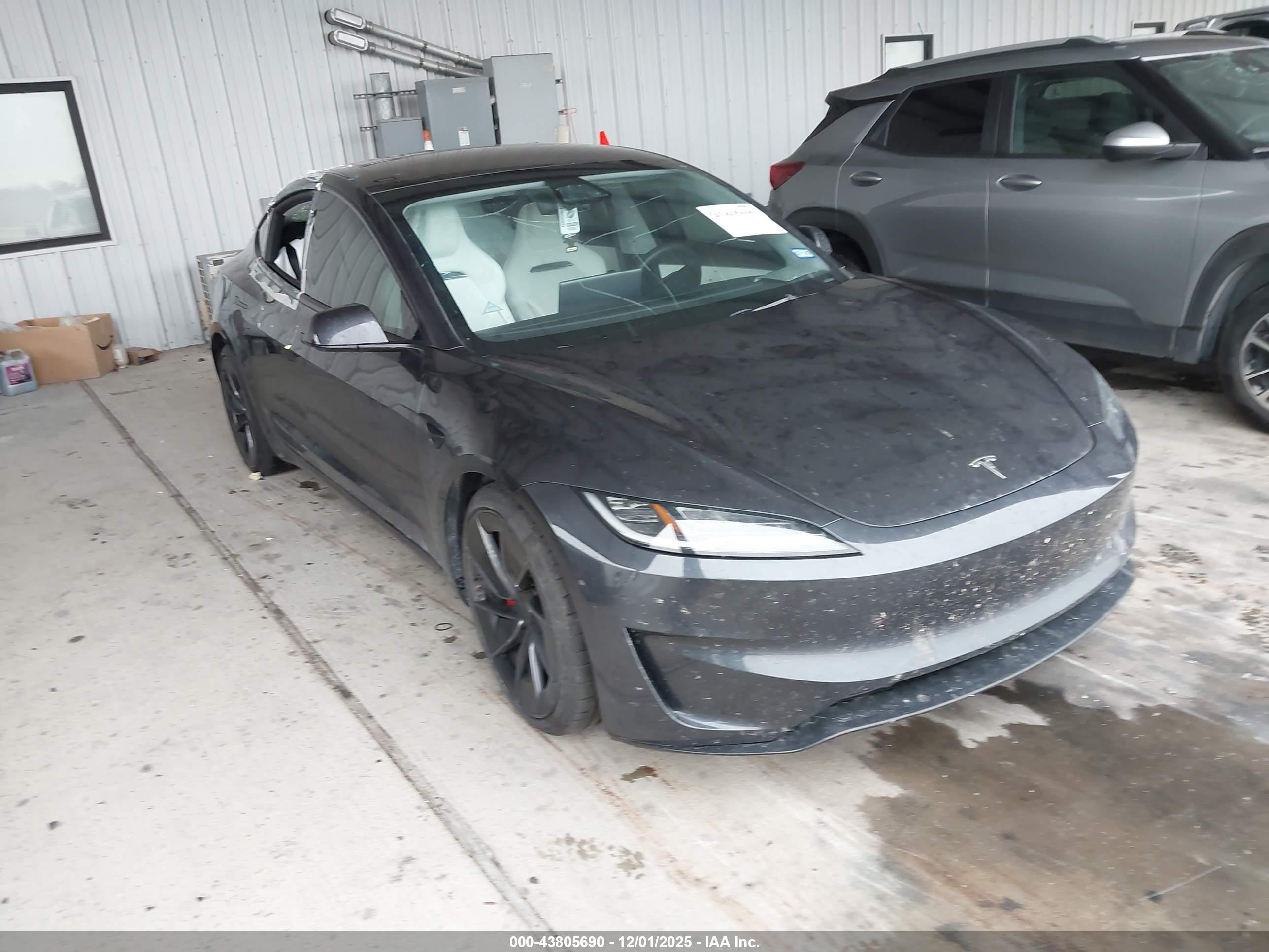 2024 Tesla Model 3 Performance, VIN 5YJ3E1ET1RF821002 — Vandalism