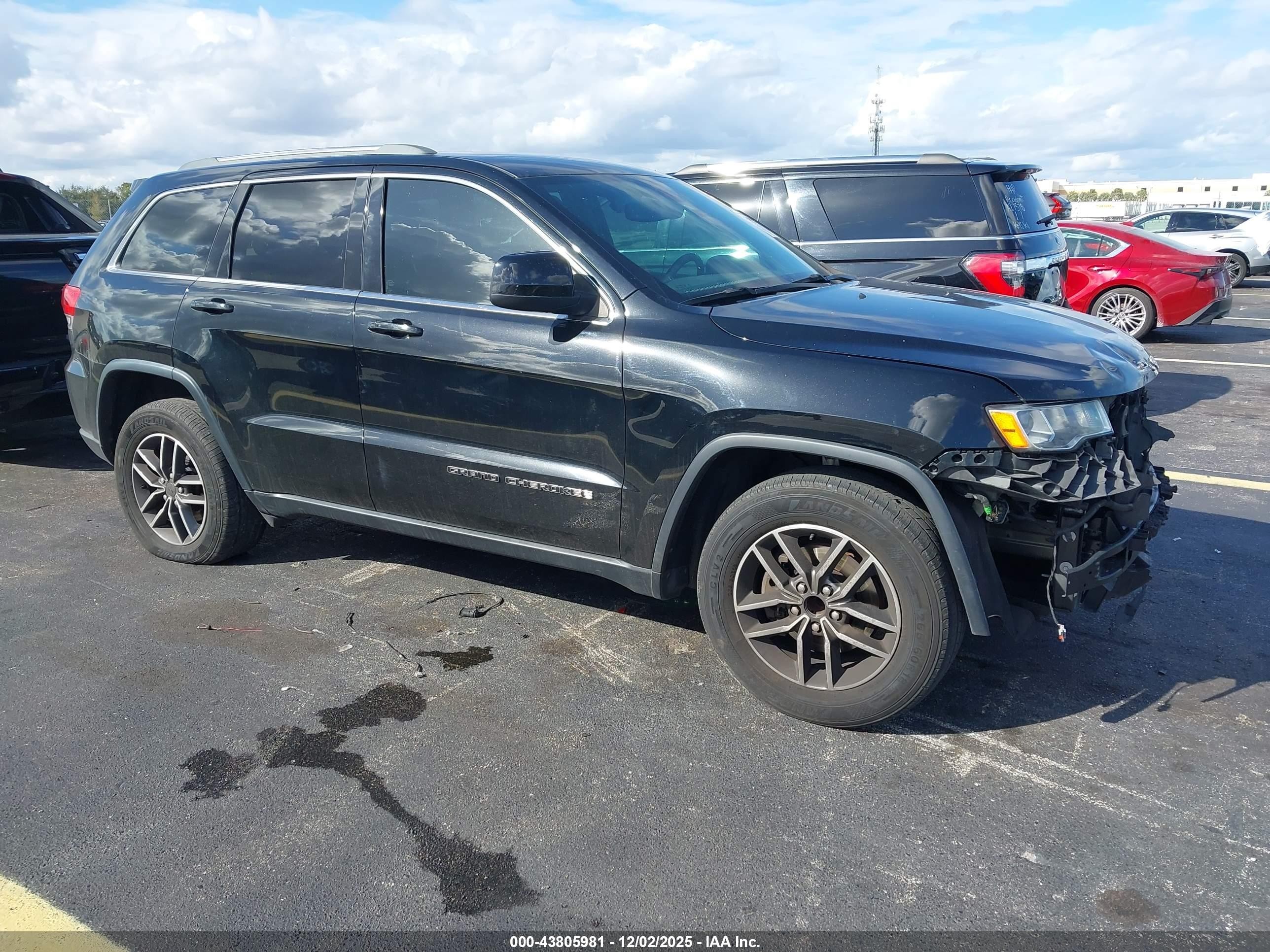 2019 Jeep Grand Cherokee Laredo E, VIN 1C4RJEAG5KC850981 — Front end