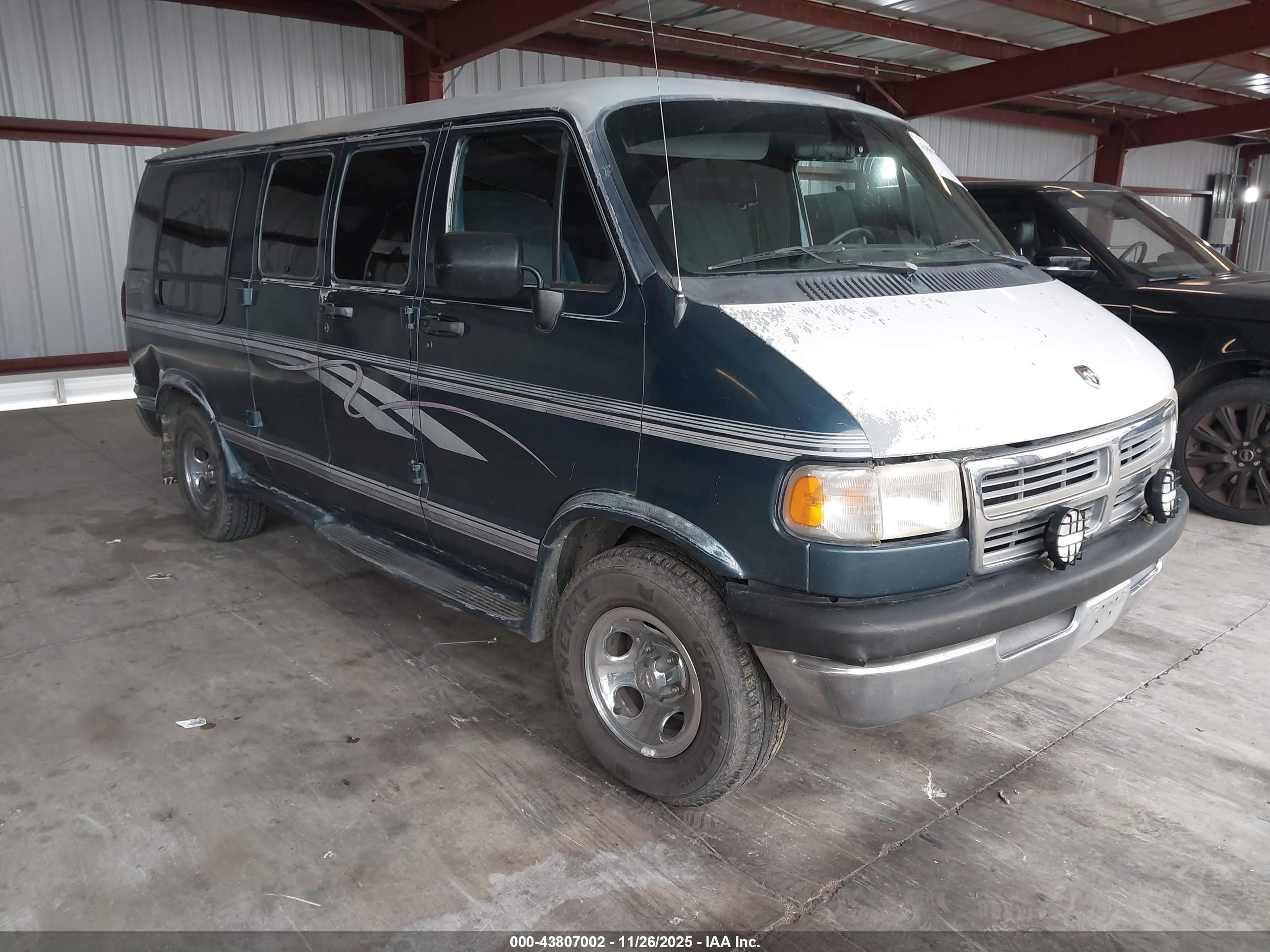 1997 Dodge Cargo, VIN 2B6HB21Y9VK581148 — Rear end