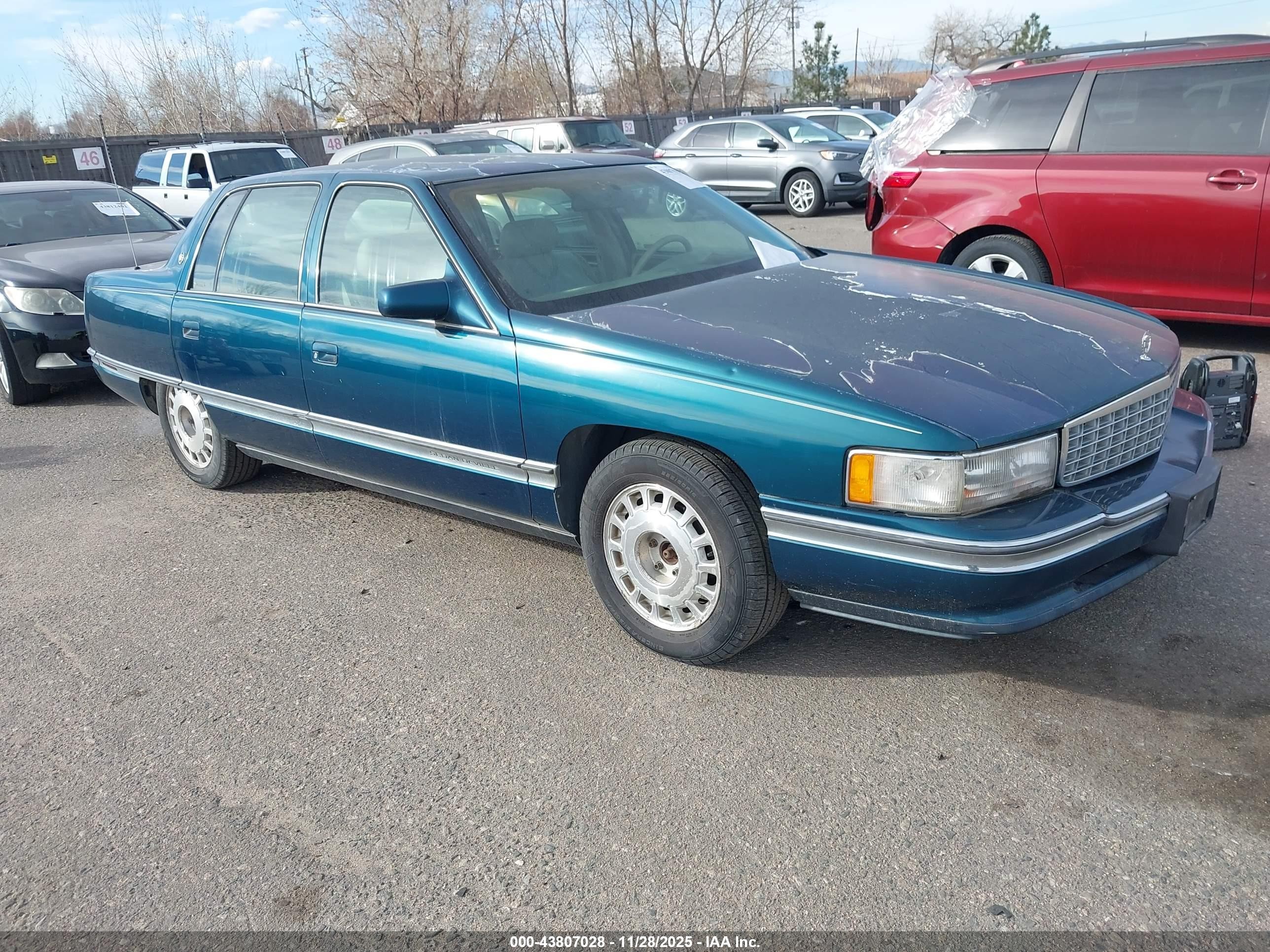 1996 Cadillac DeVille, VIN 1G6KD52Y9TU229368 — Side