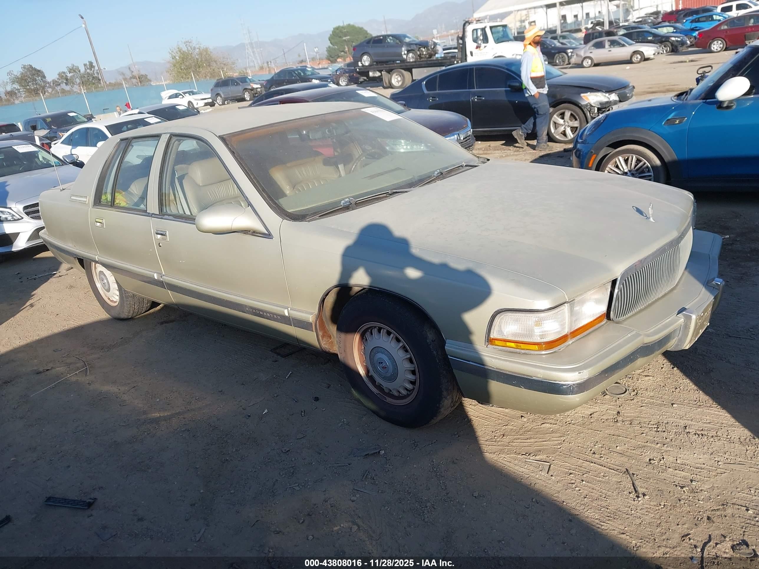 1995 Buick Roadmaster, VIN 1G4BN52P4SR409842 — Normal wear