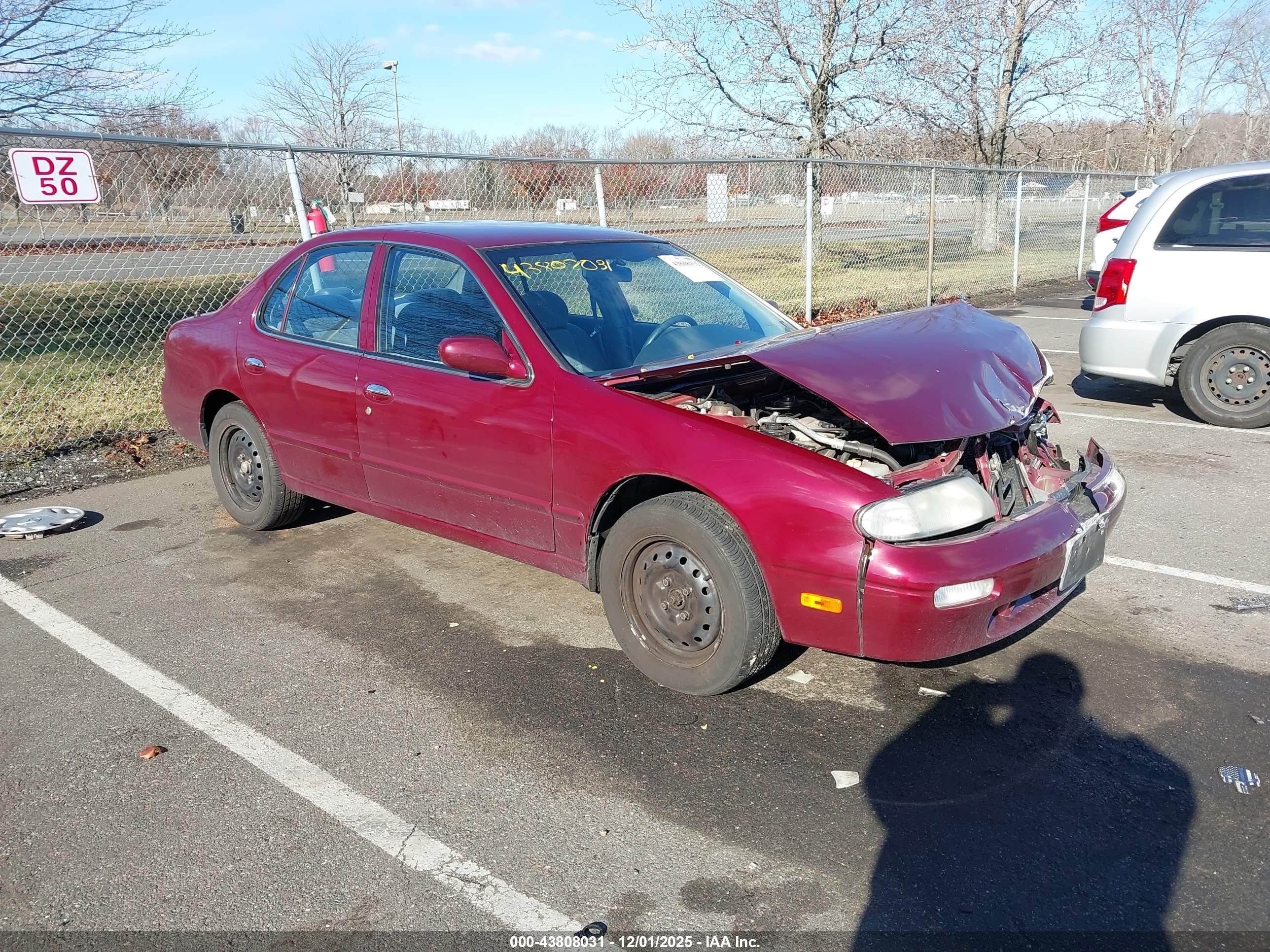 1997 Nissan Altima XE, VIN 1N4BU31D1VC106307 — Front end