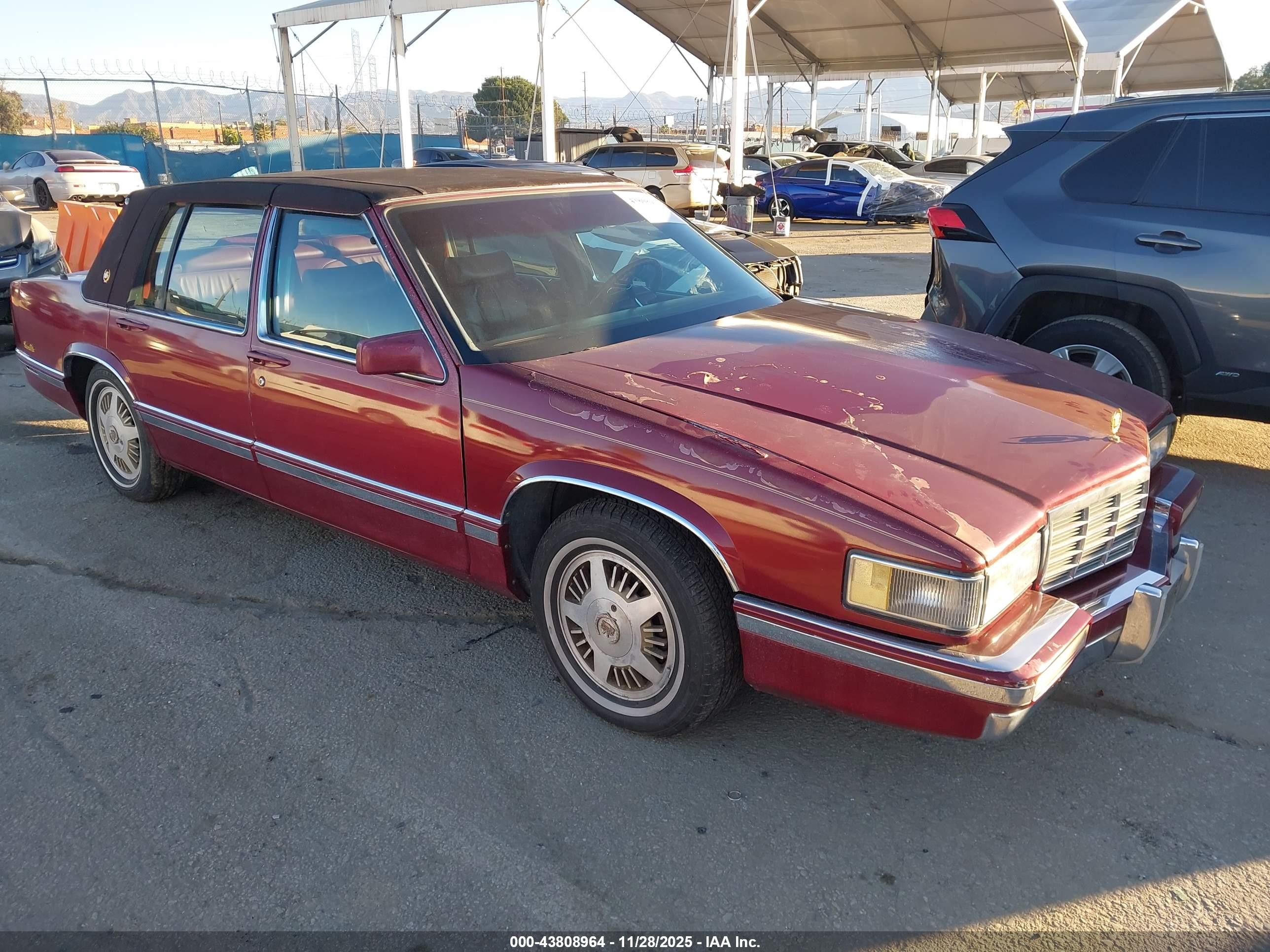1993 Cadillac DeVille, VIN 1G6CD53B2P4244394 — Перед