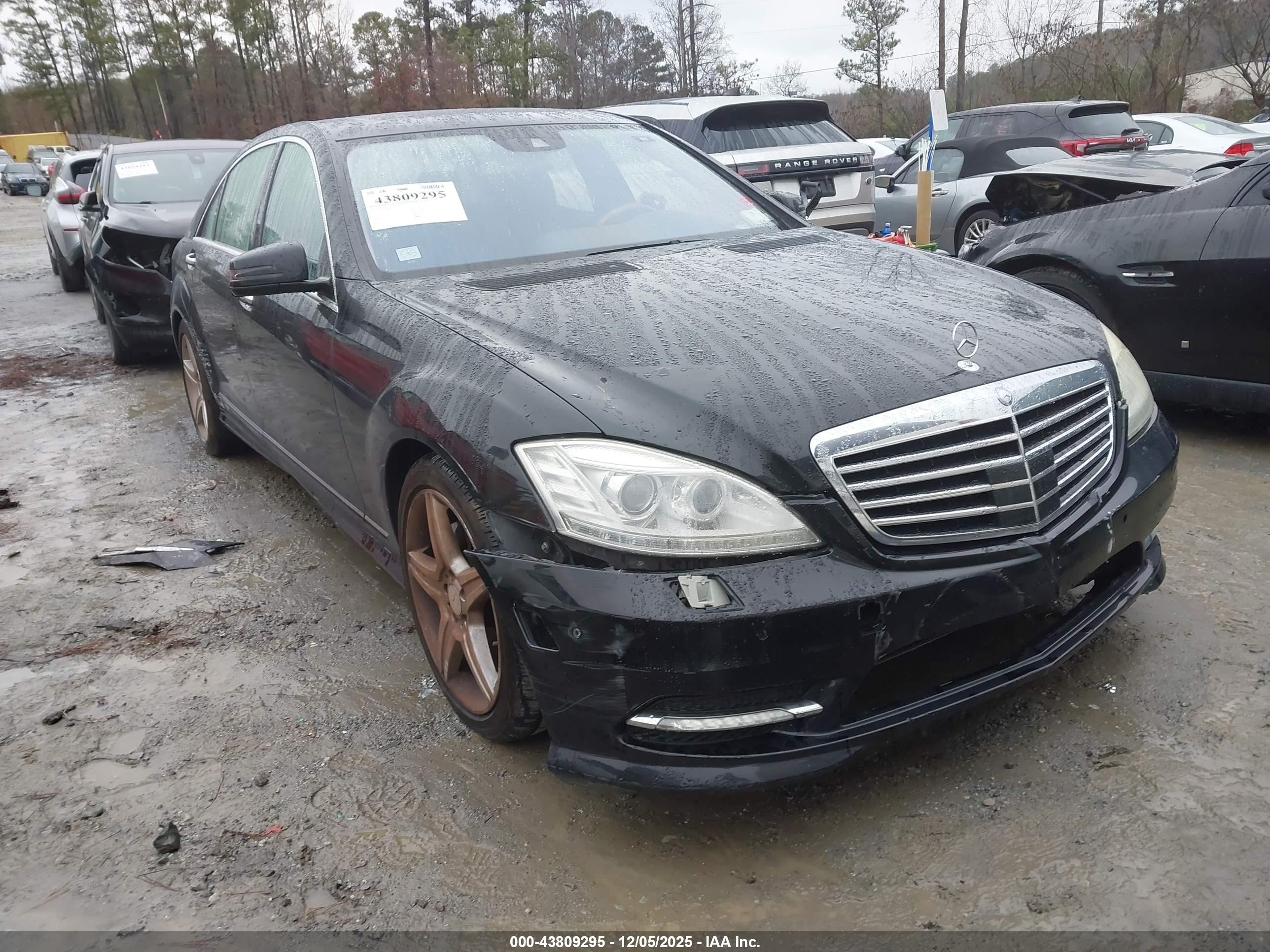 2010 Mercedes-Benz S 550, VIN WDDNG7BB5AA295851 — Front end
